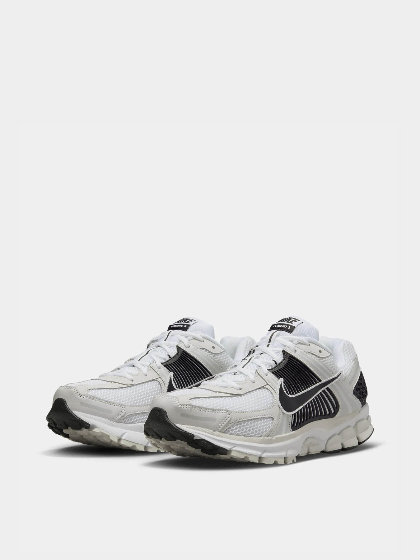 Кросівки NIKE ZOOM VOMERO 5 модель FB9149-101 Фото