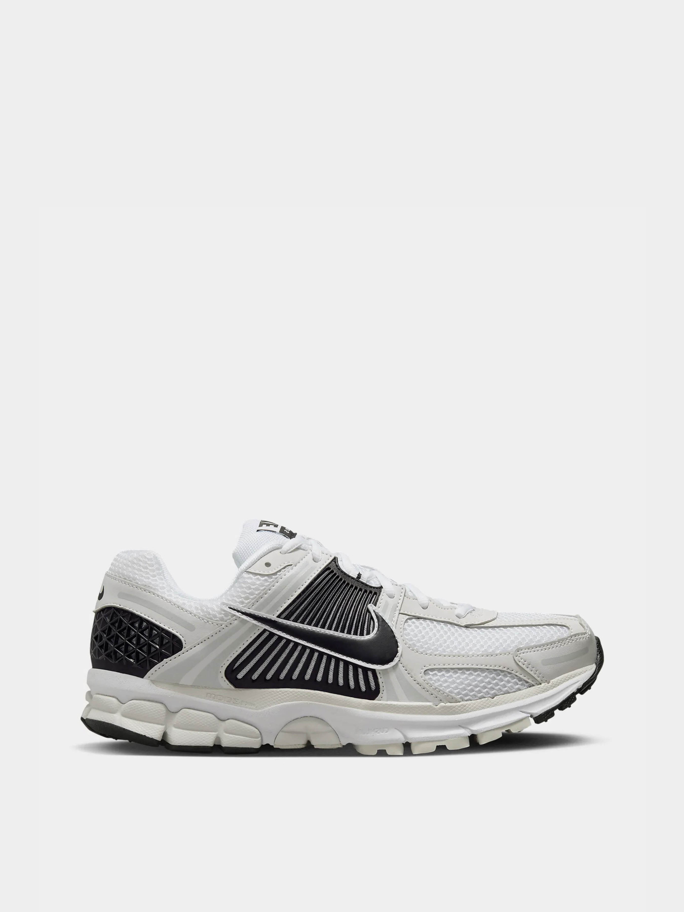 Кросівки NIKE ZOOM VOMERO 5 модель FB9149-101 Фото