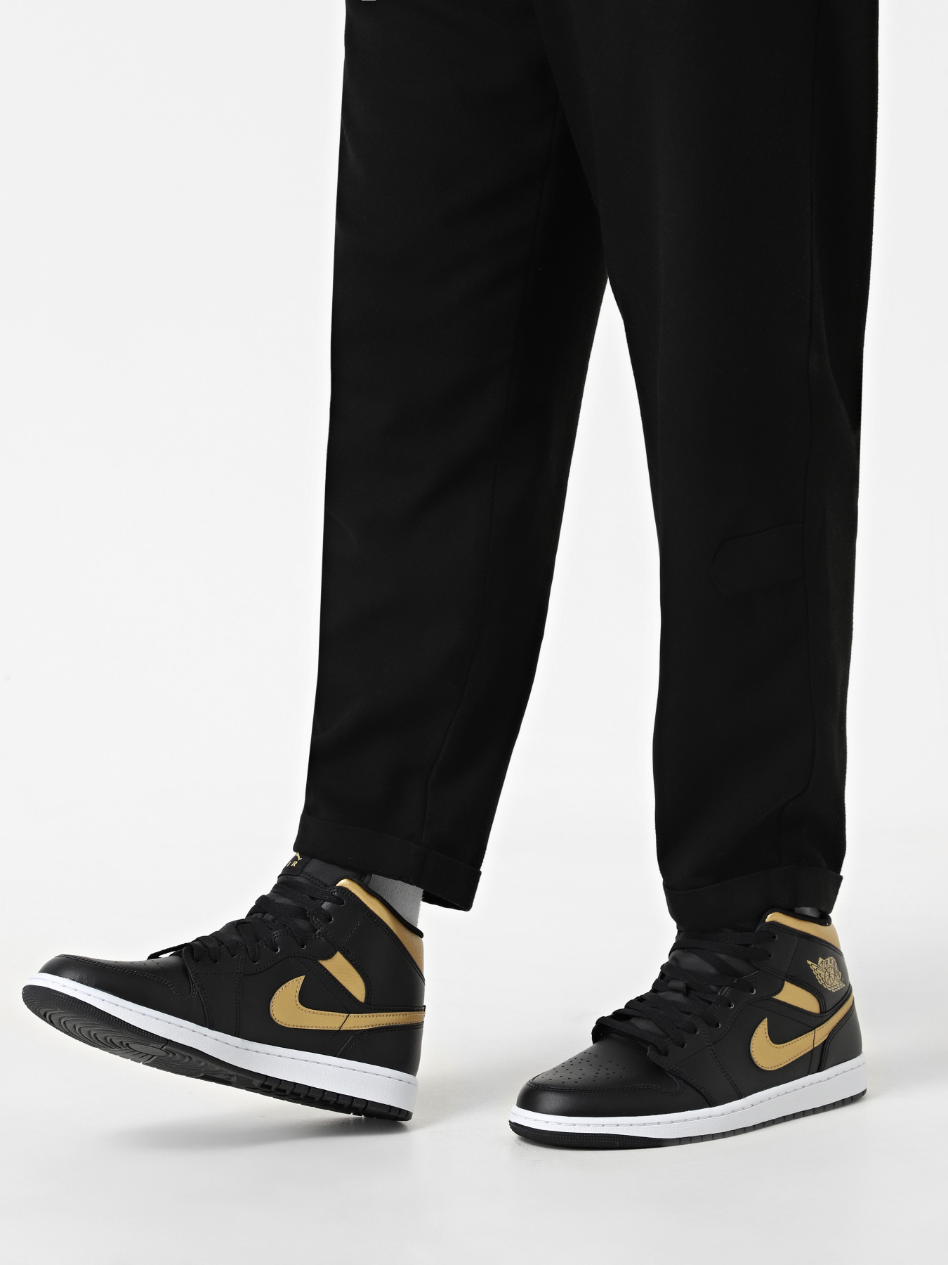 Кеды NIKE AIR JORDAN 1 MID модель DQ8426-071 Фото