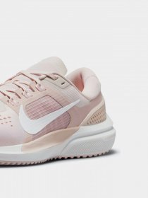 Кросівки NIKE Air Zoom Vomero 15 модель CU1856-600 Фото