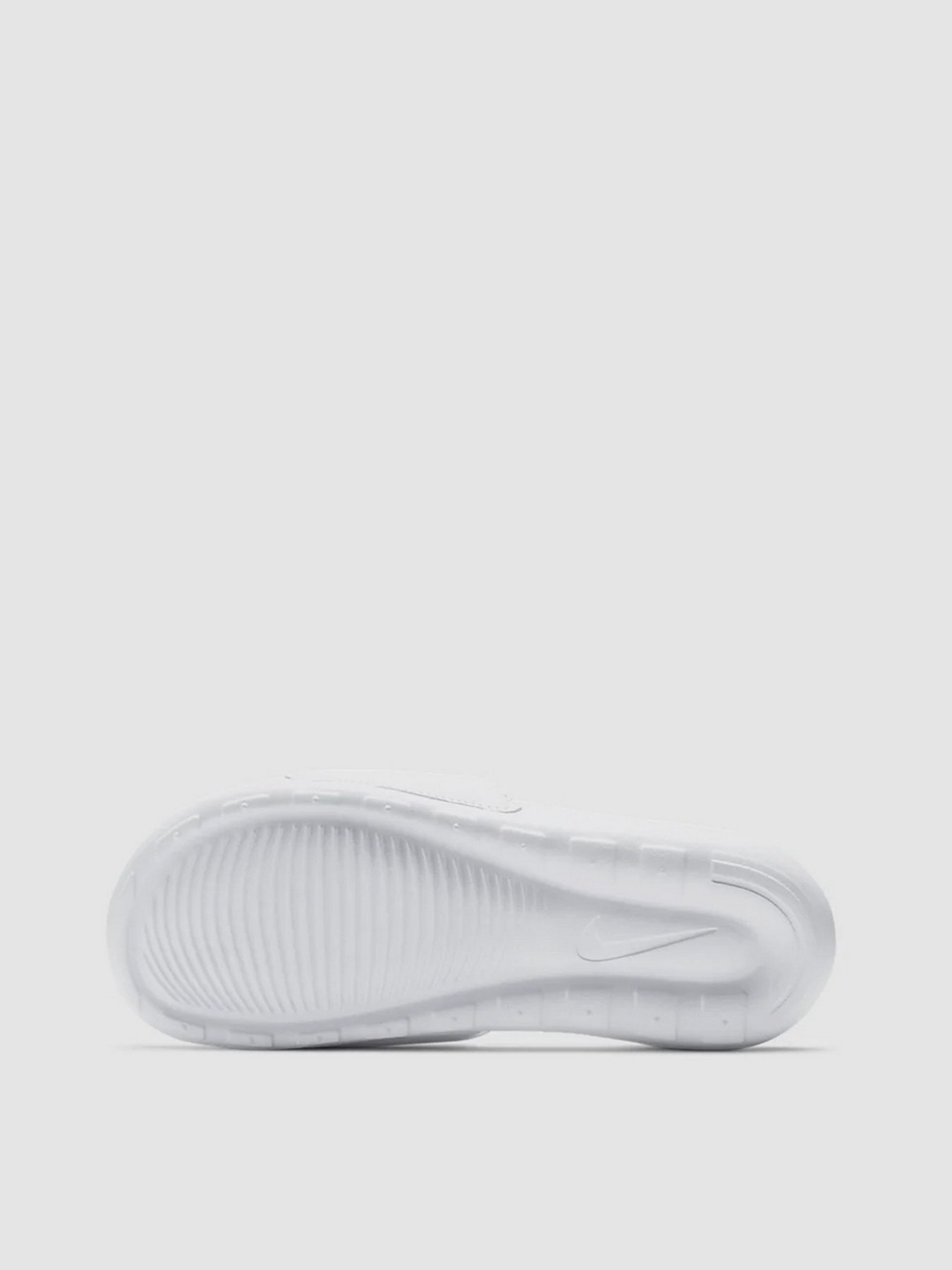 Шльопанці NIKE Victori модель CN9677-100 Фото