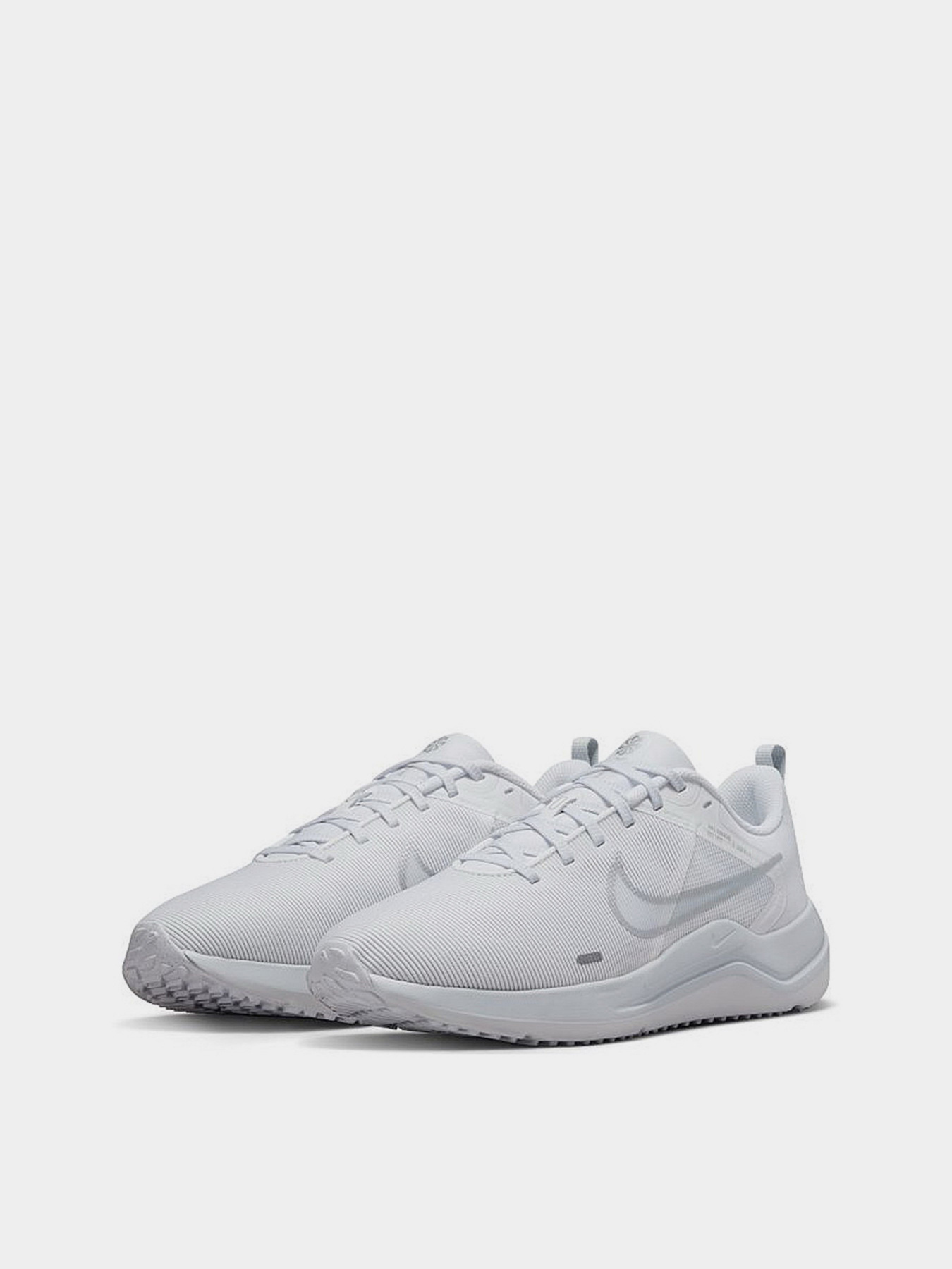 Кроссовки NIKE Downshifter 12 модель DD9294-100 Кроссовки NIKE Downshifter 12 модель DD9294-100 Фото