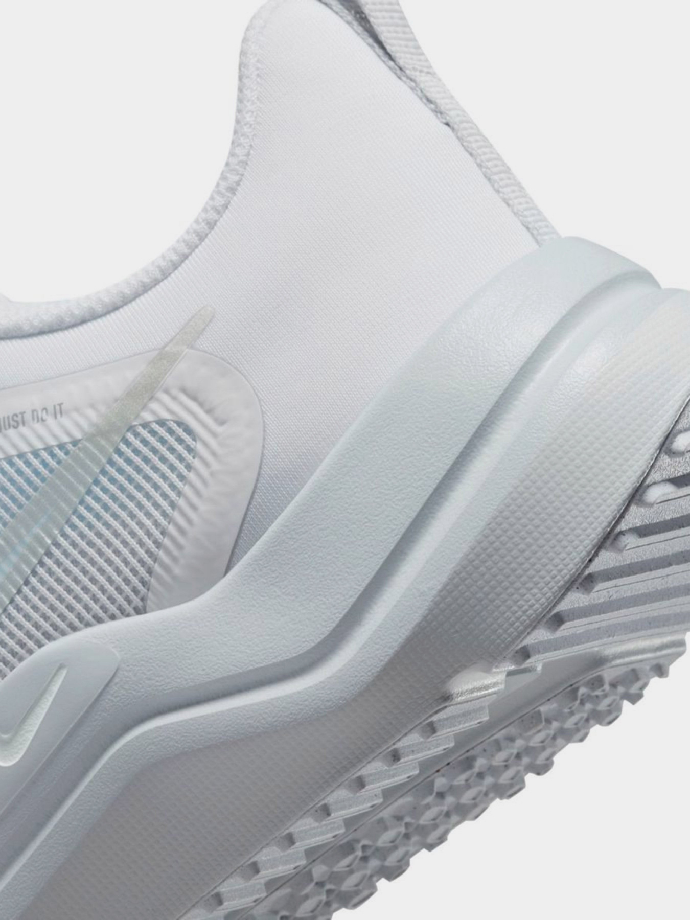 Кроссовки NIKE Downshifter 12 модель DD9294-100 Кроссовки NIKE Downshifter 12 модель DD9294-100 Фото