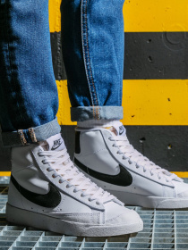 Кеды NIKE BLAZER MID '77 модель DO1344-101 Фото