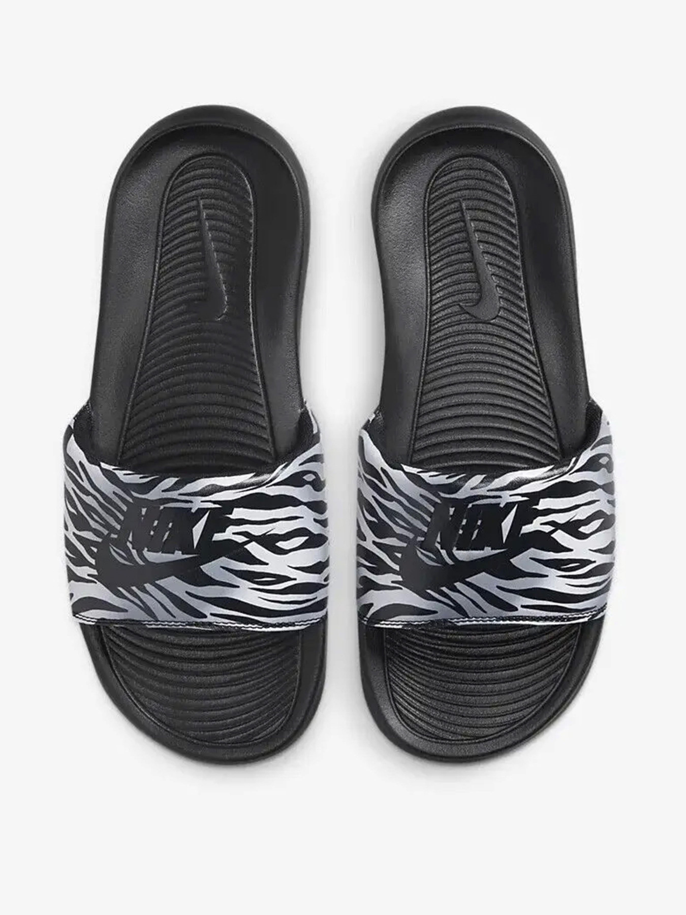 Шльопанці NIKE Victori One модель CN9676-011 Шльопанці NIKE Victori One модель CN9676-011 Фото