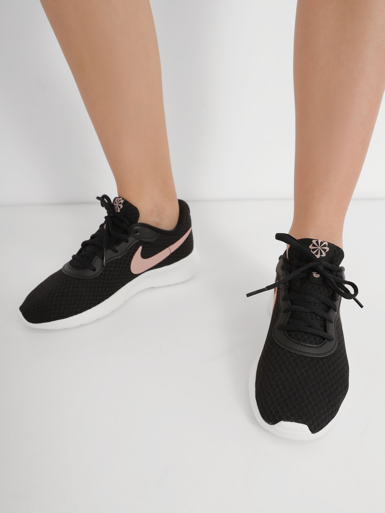 Кросівки NIKE Tanjun Ease модель DV7786-002 Фото