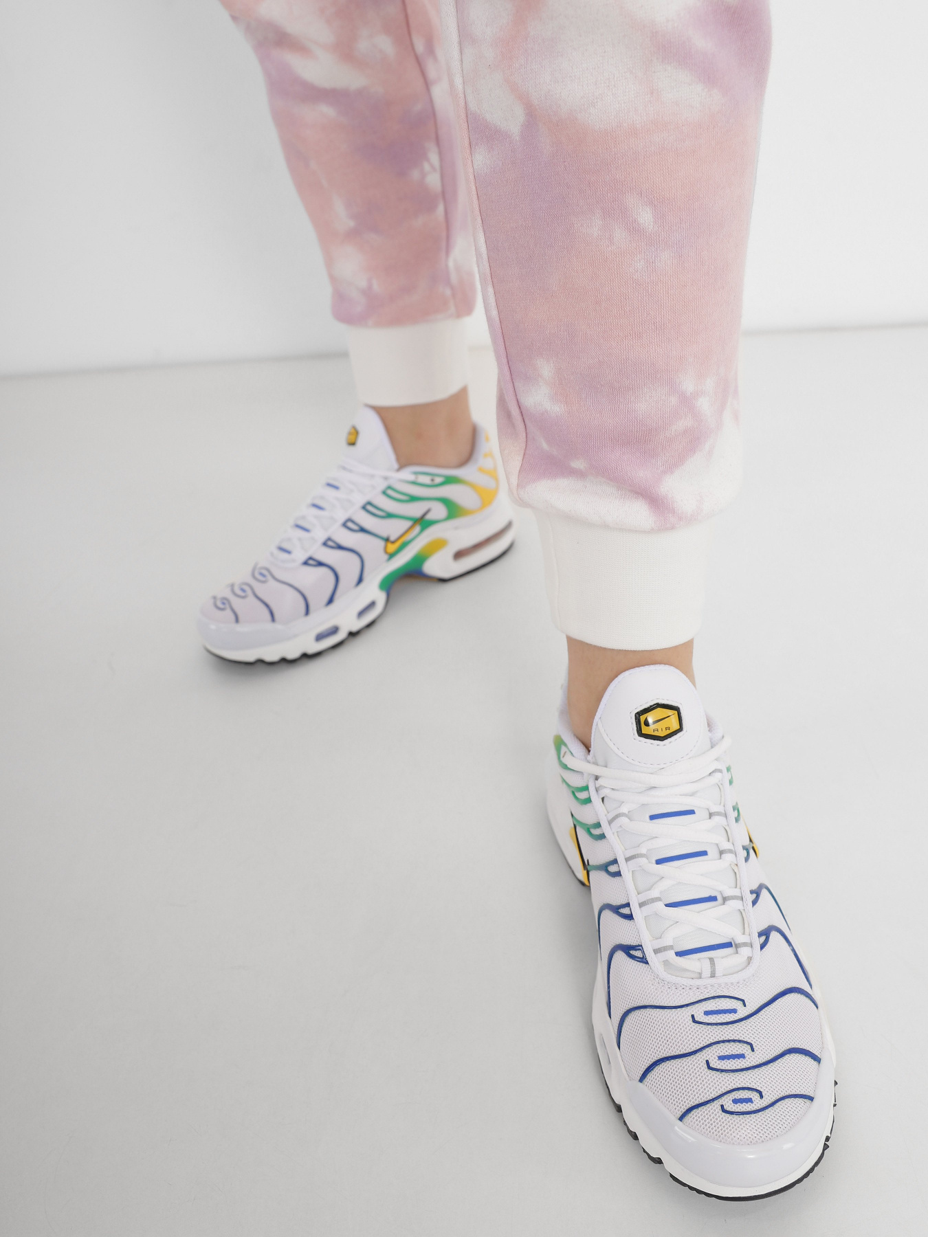 Кросівки NIKE Air Max Plus модель DZ3671-101 Фото