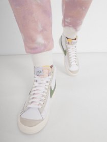 Кеди NIKE Blazer Mid '77 модель FJ4740-100 Фото