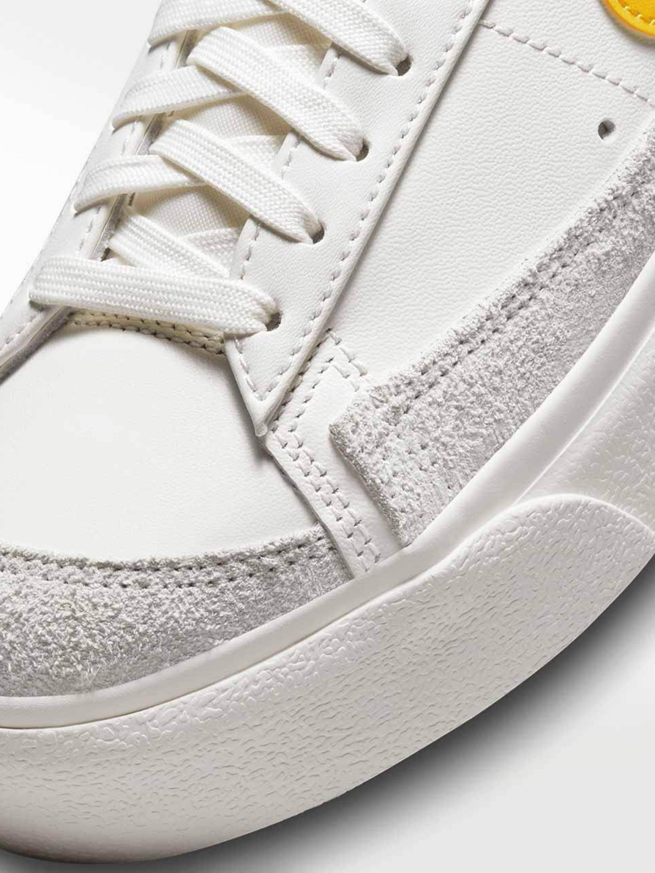 Кеди NIKE Blazer Low Platform модель DJ0292-111 Кеди NIKE Blazer Low Platform модель DJ0292-111 Фото