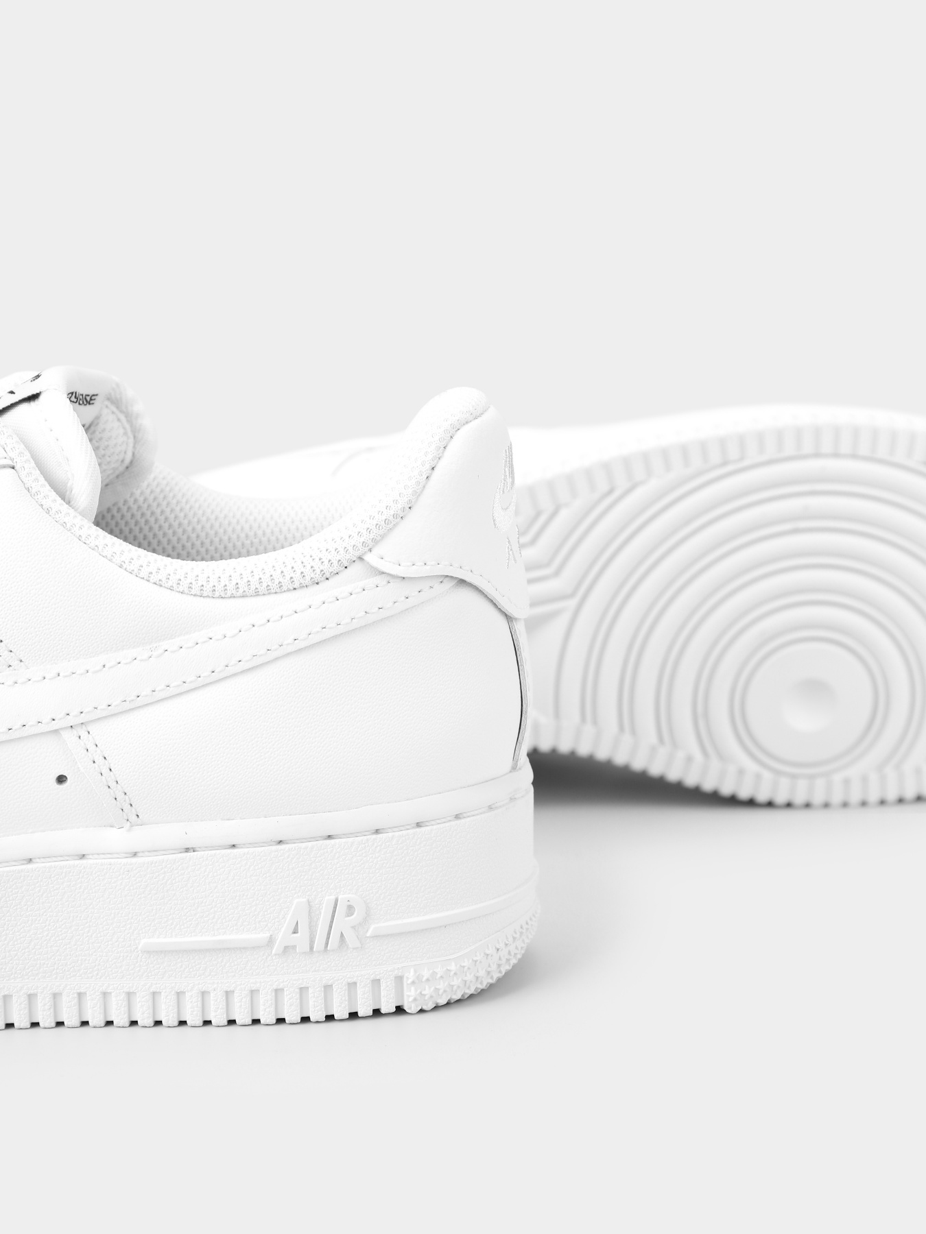 Кеди NIKE AIR FORCE 1 '07 EASYON модель DX5883-100 Кеди NIKE AIR FORCE 1 '07 EASYON модель DX5883-100 Фото