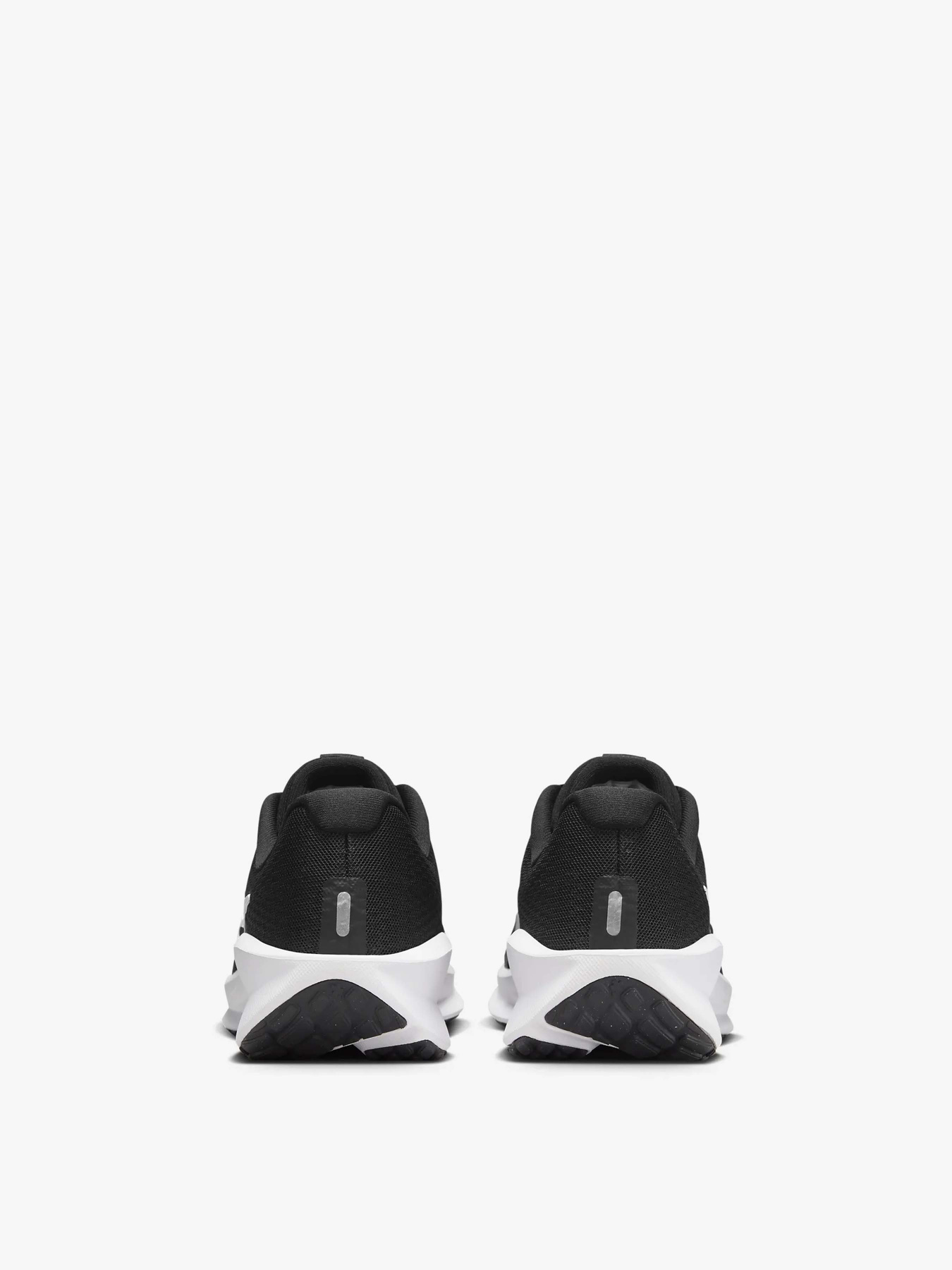 Кроссовки NIKE DOWNSHIFTER 13 модель FD6476-001 Фото