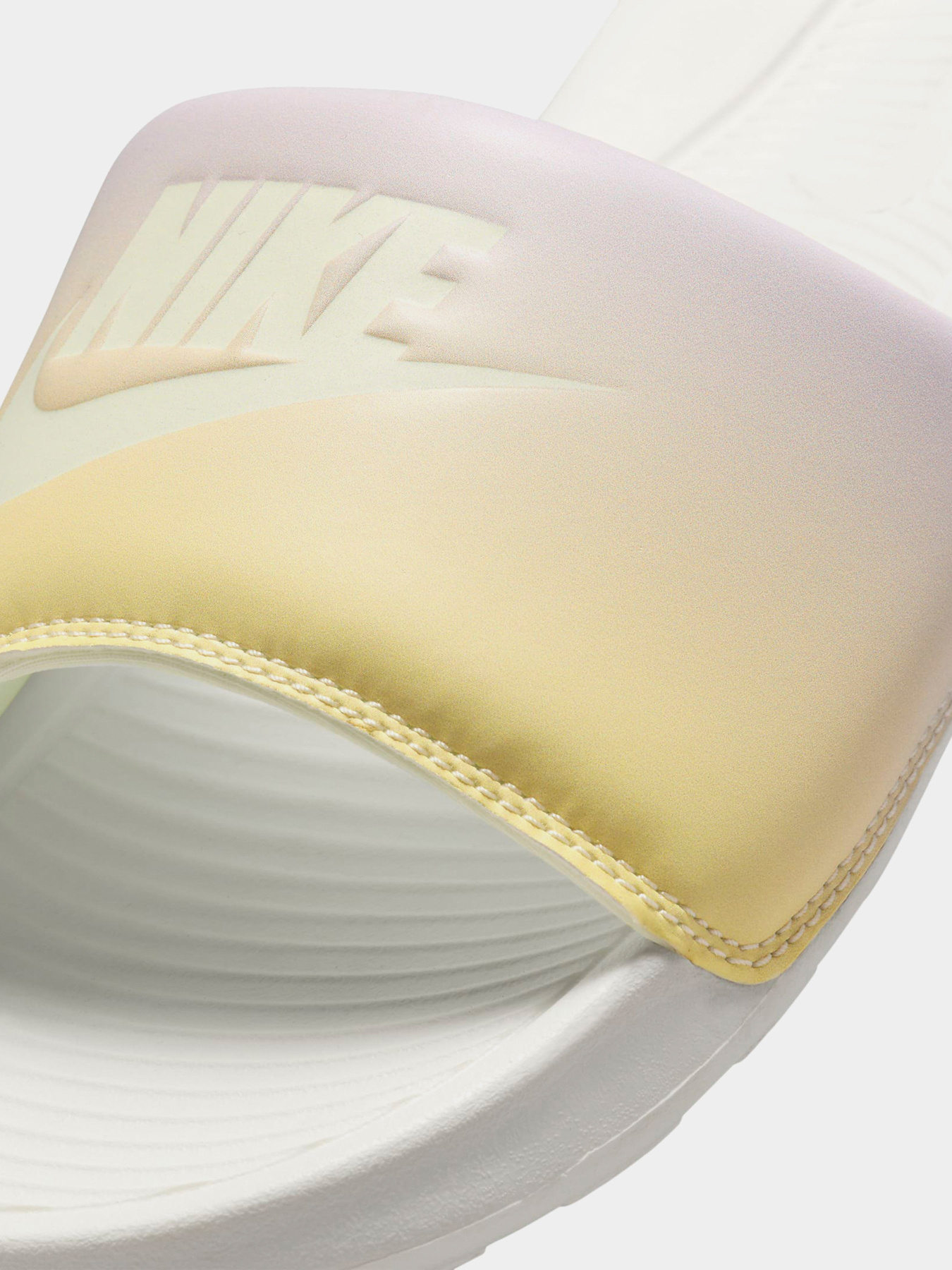 Шльопанці NIKE VICTORI ONE модель CN9676-107 Фото