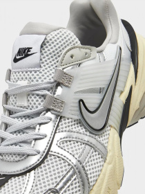 Кроссовки NIKE V2K RUN модель FD0736-100 Фото