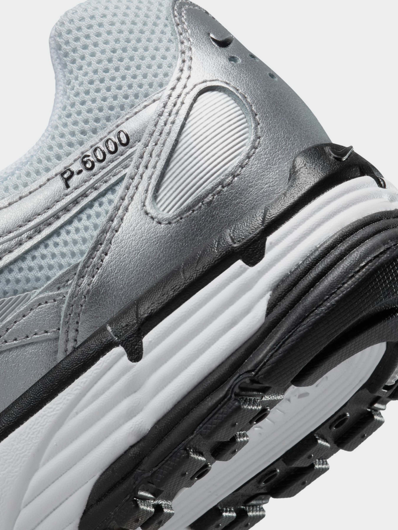 Кроссовки NIKE P-6000 модель FD9876-101 Фото