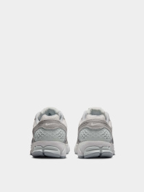 Кросівки NIKE ZOOM VOMERO 5 модель HQ0458-001 Фото