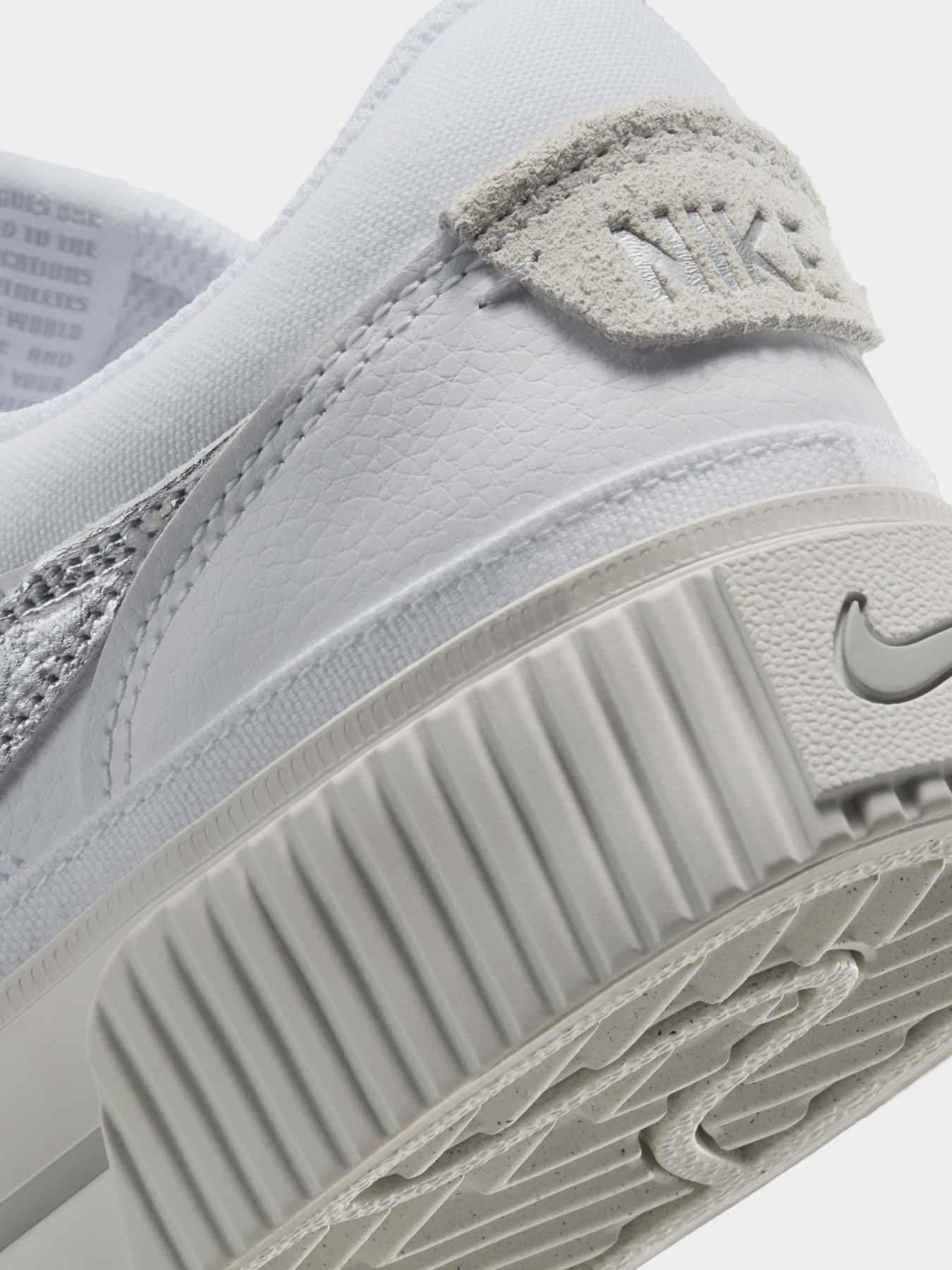 Кеди NIKE COURT LEGACY LIFT модель HQ2307-100 Кеди NIKE COURT LEGACY LIFT модель HQ2307-100 Фото