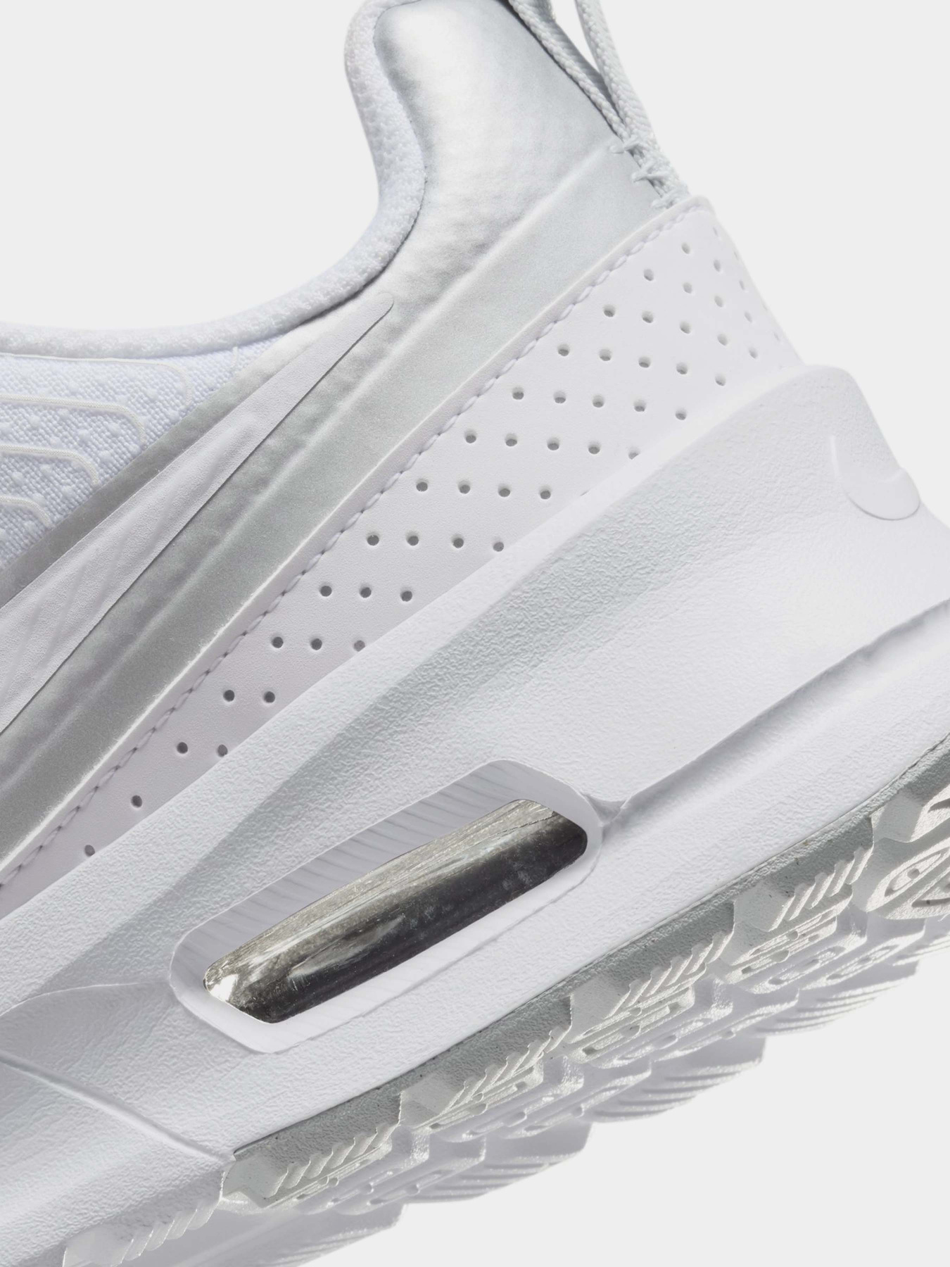 Кроссовки NIKE AIR MAX NUAXIS модель HF1233-101 Кроссовки NIKE AIR MAX NUAXIS модель HF1233-101 Фото