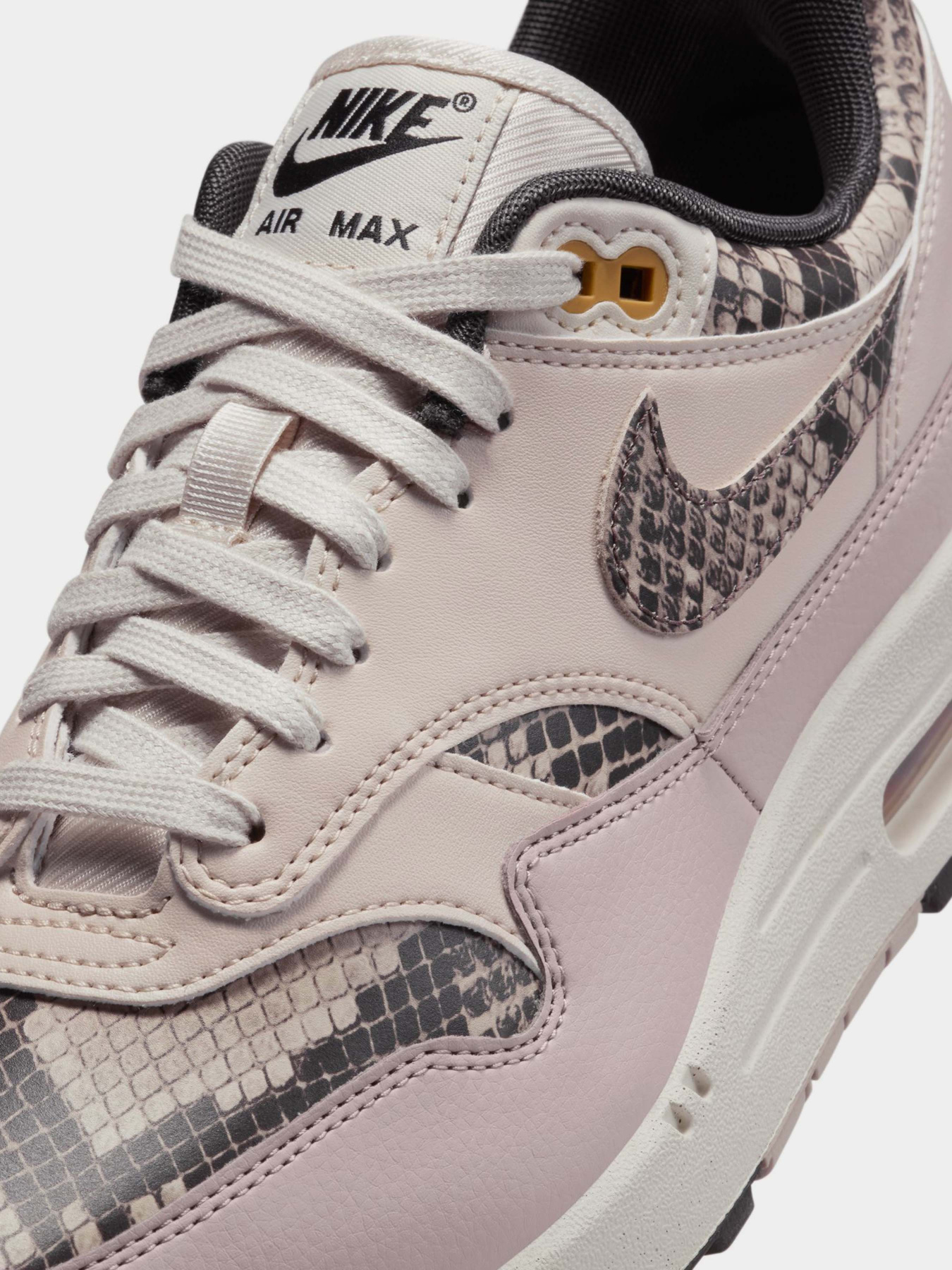 Кроссовки NIKE AIR MAX 1 SNAKESKIN модель HF5338-100 Фото