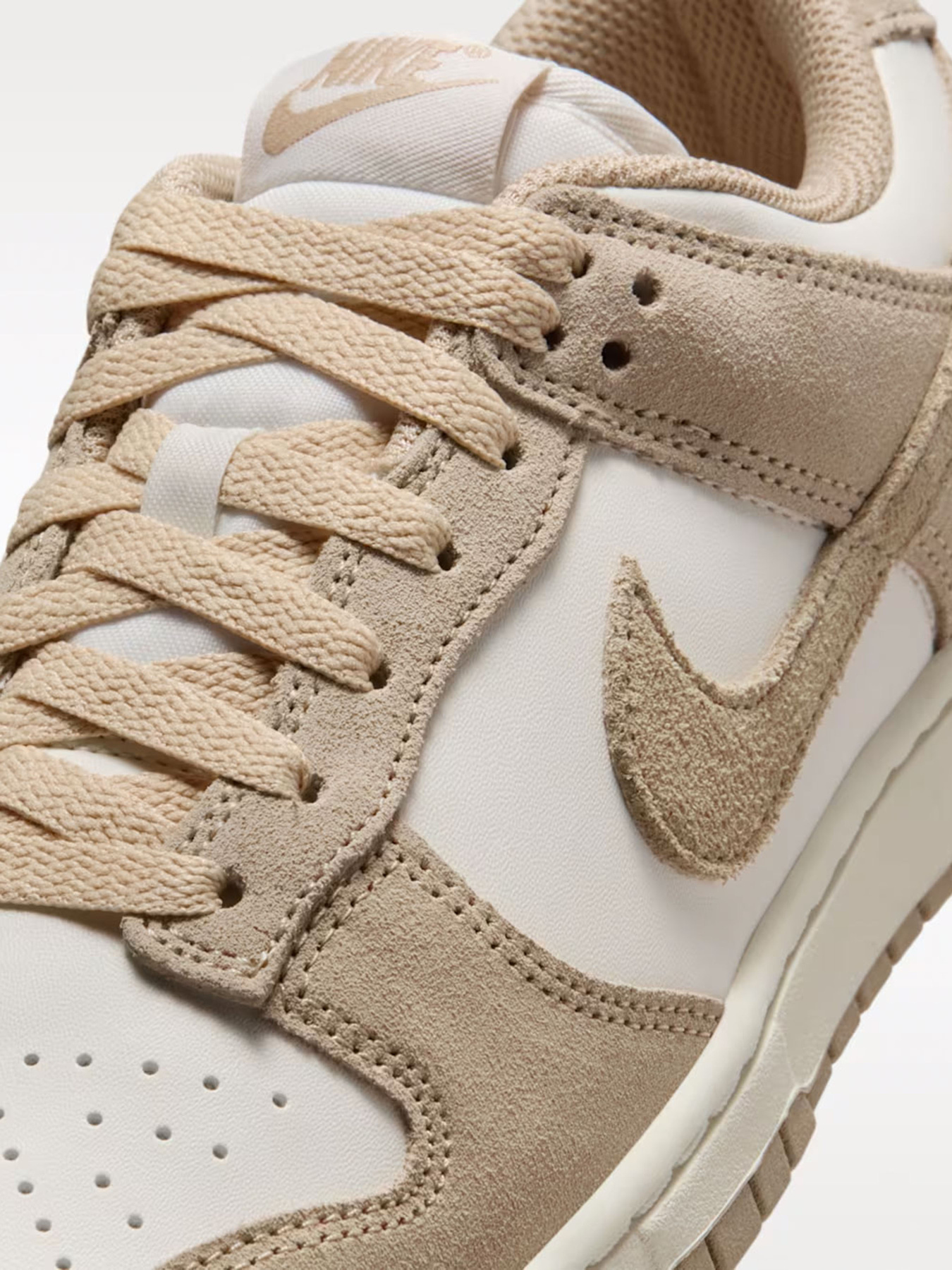 Кеди NIKE DUNK LOW модель IO4244-101 Кеди NIKE DUNK LOW модель IO4244-101 Фото