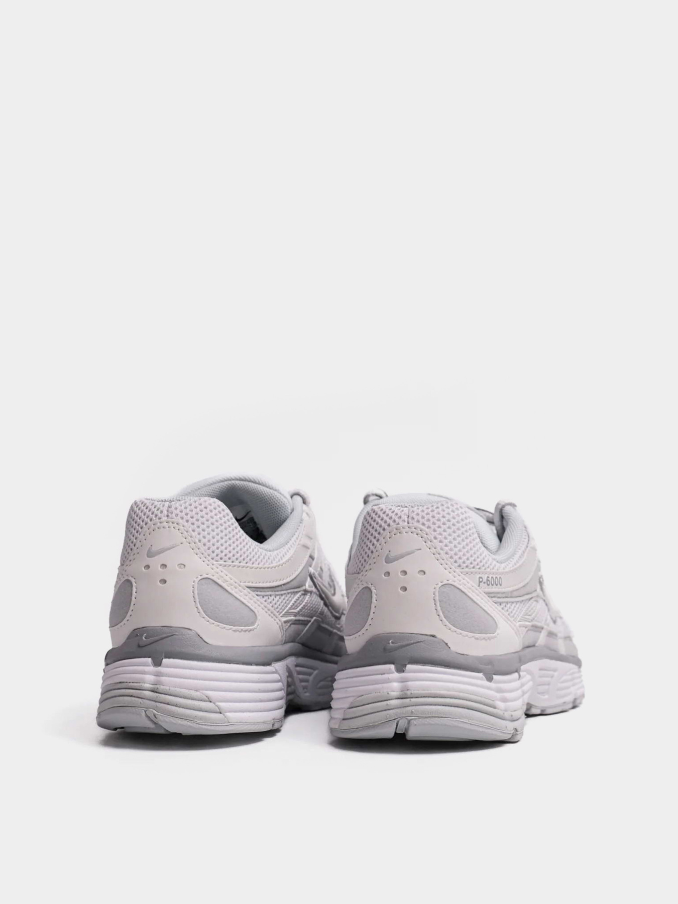 Кросівки NIKE P-6000 модель FV6603-101 Фото