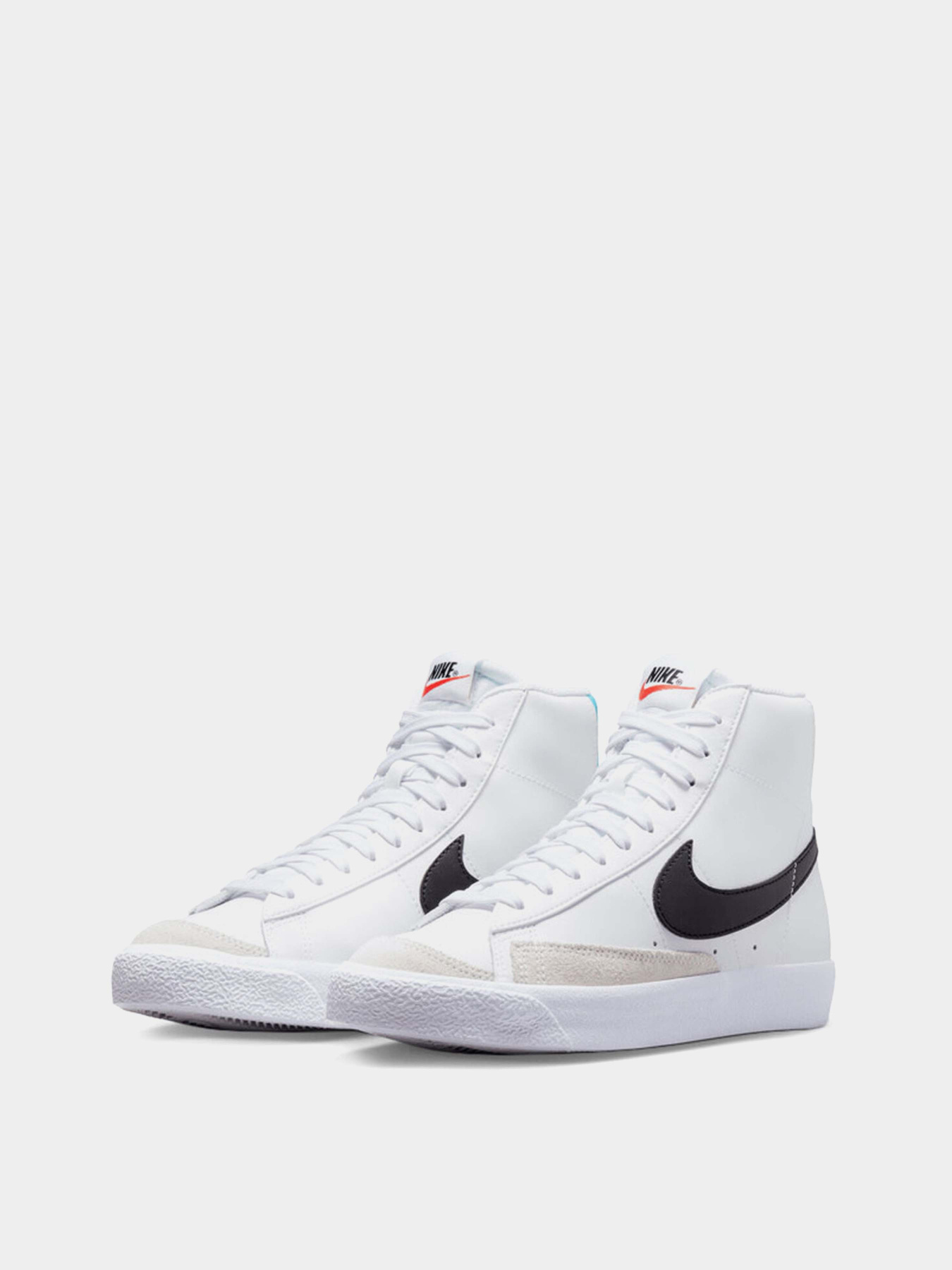Кеди NIKE Blazer Mid 77 модель DA4086-108 Кеди NIKE Blazer Mid 77 модель DA4086-108 Фото