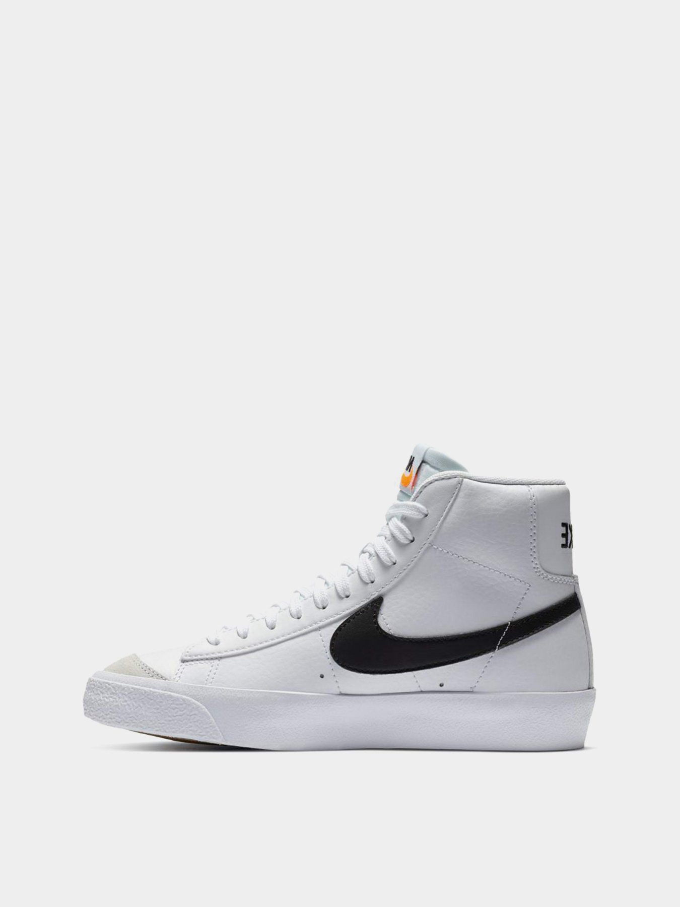 Кеди NIKE BLAZER MID '77 модель DA4086-100 Кеди NIKE BLAZER MID '77 модель DA4086-100 Фото