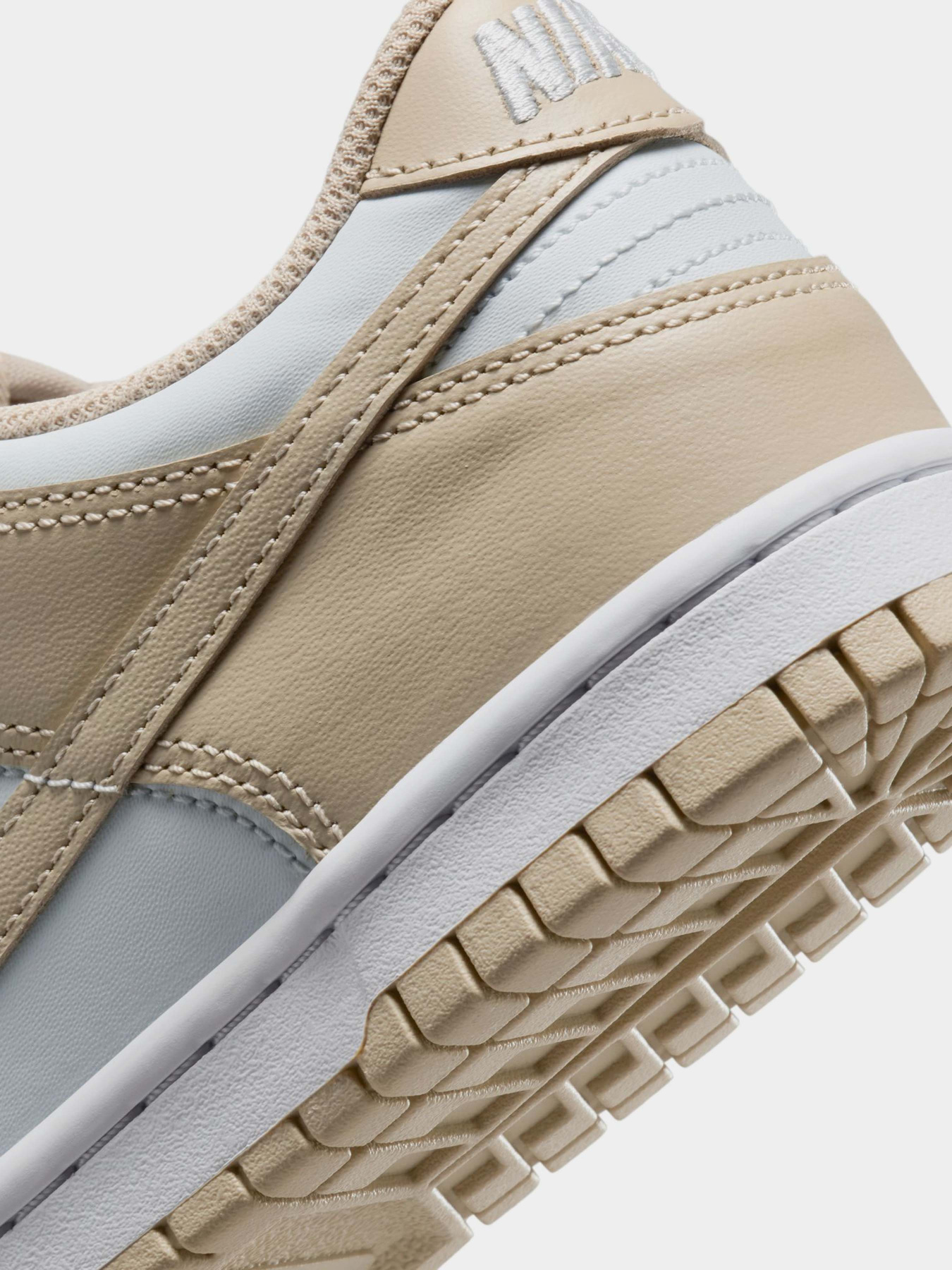 Кеди NIKE DUNK LOW модель FB9109-200 Фото
