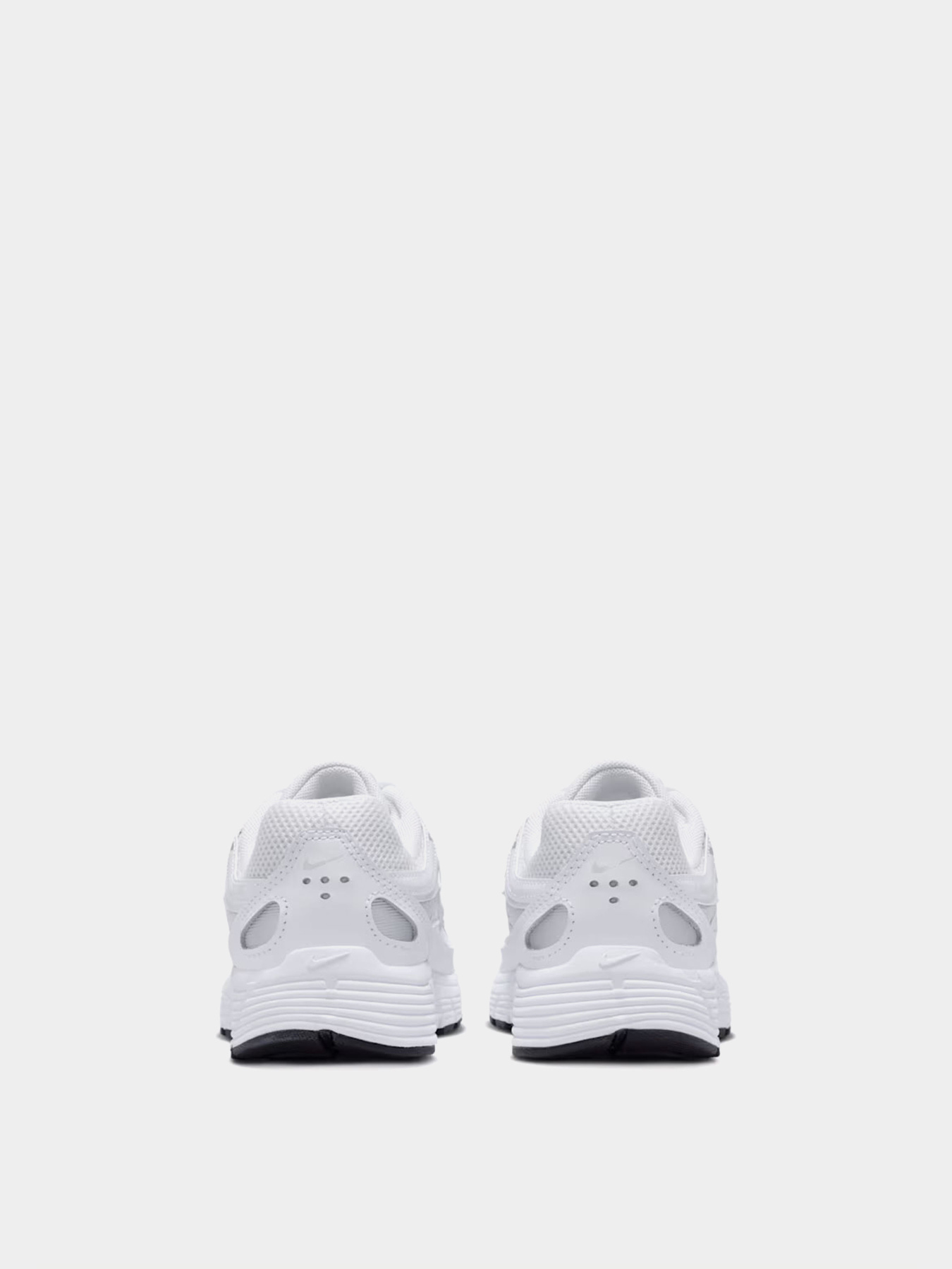 Кросівки NIKE P-6000 модель HV5064-017 Фото