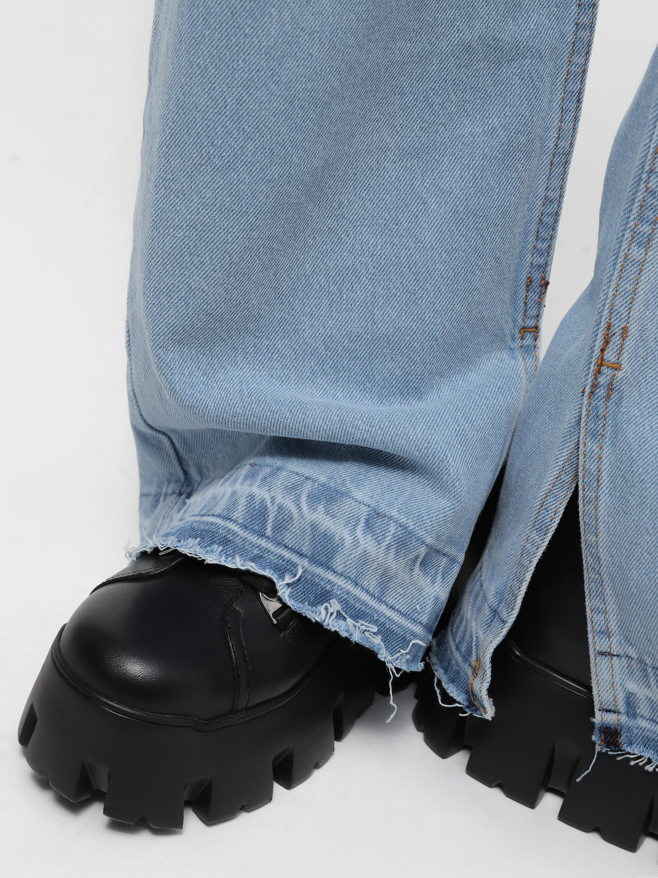 Джинси CHER '17 INTERTOP модель 02631SS23 Джинси CHER '17 INTERTOP модель 02631SS23 Фото