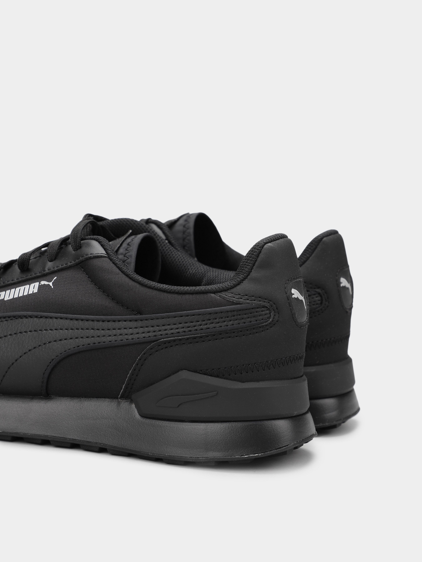 Кросівки PUMA Dista Runner Tech модель 38466501 Кросівки PUMA Dista Runner Tech модель 38466501 Фото