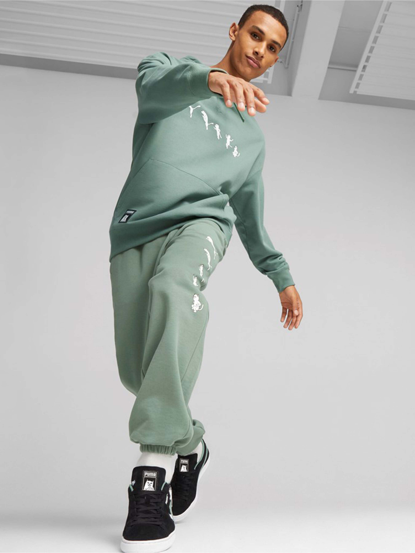 Брюки PUMA x RIPNDIP TR модель 62219944 Брюки PUMA x RIPNDIP TR модель 62219944 Фото