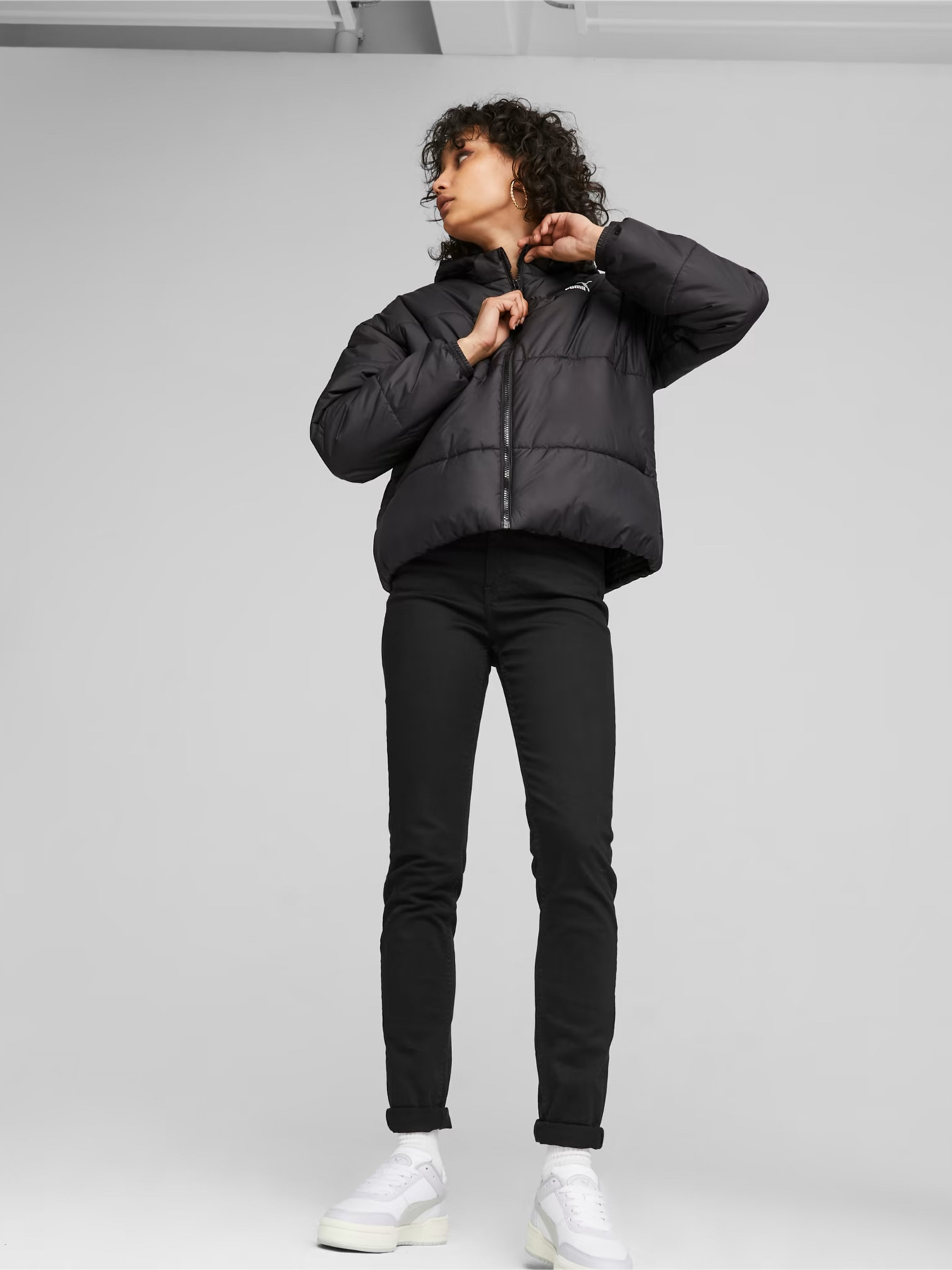 Куртки та дублянки PUMA Classics Padded модель 62169201 Фото
