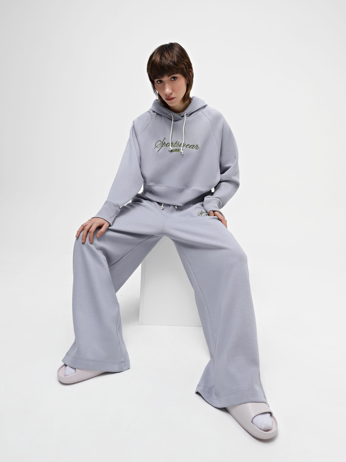 Брюки PUMA CLASSICS+ RELAXED модель 62427463 Фото