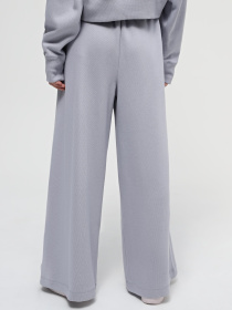 Брюки PUMA CLASSICS+ RELAXED модель 62427463 Фото