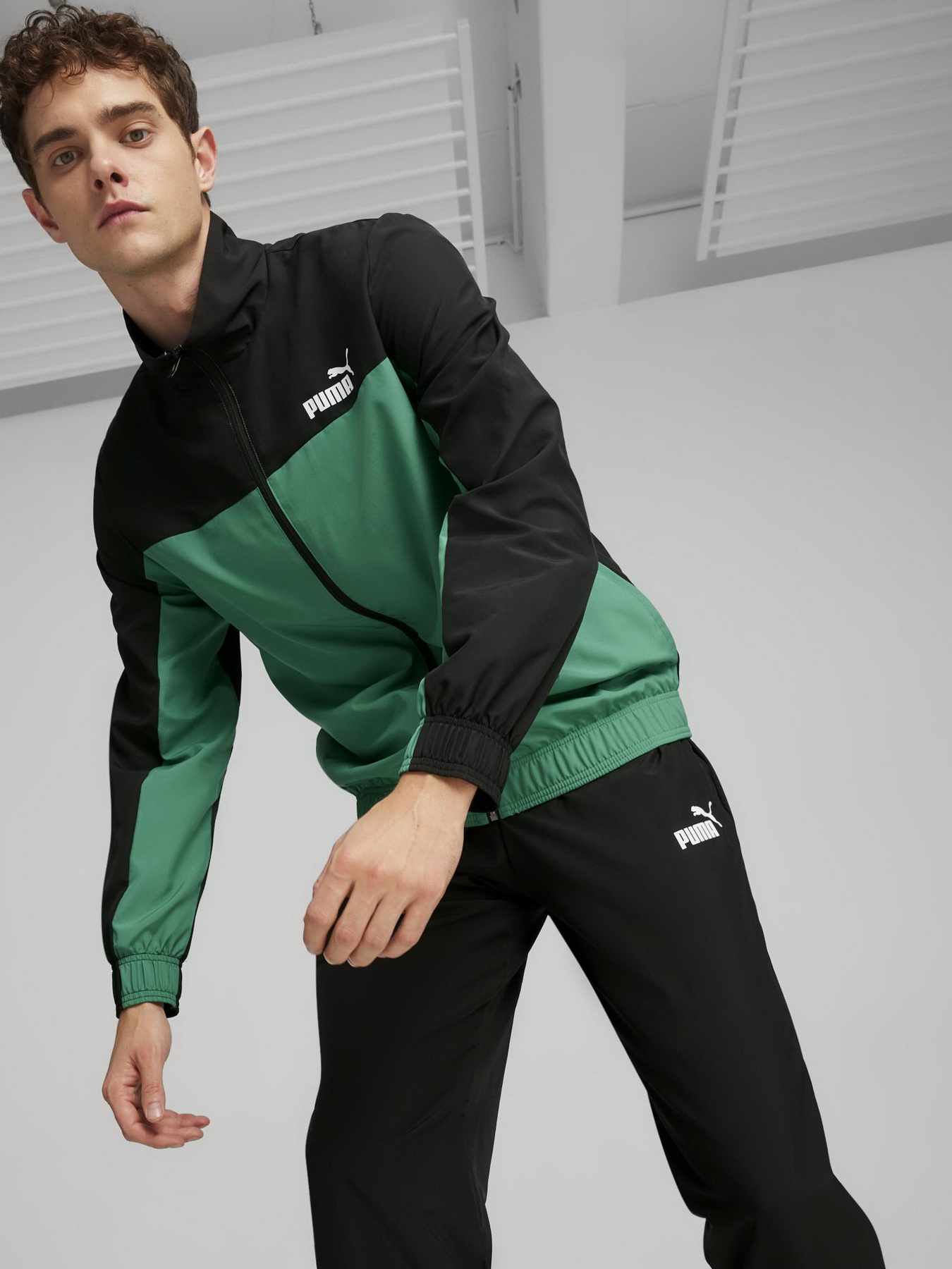 Костюми PUMA WOVEN модель 67888786 Костюми PUMA WOVEN модель 67888786 Фото