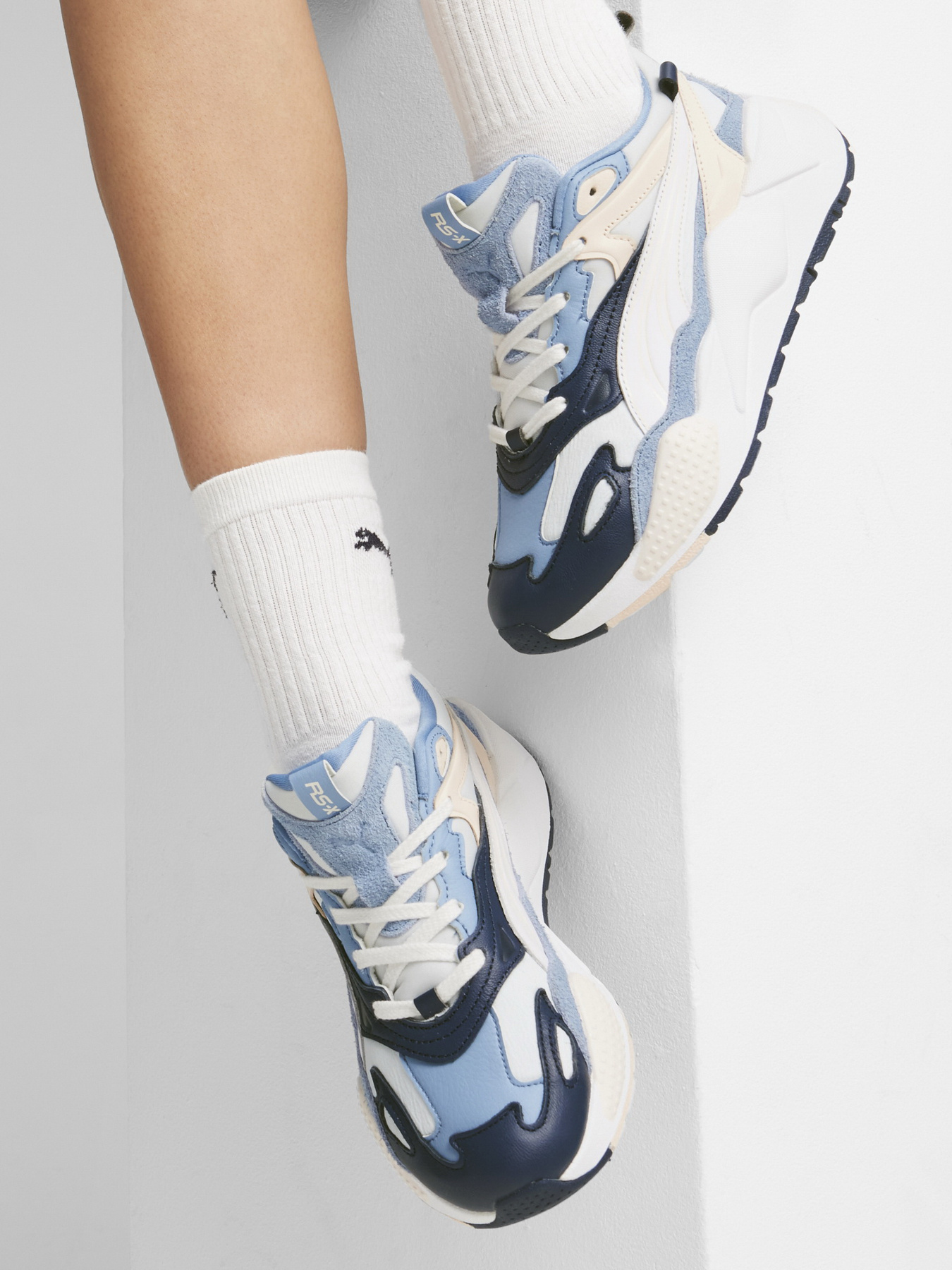 Кроссовки PUMA RS-X EFEKT LUX модель 39377105 Кроссовки PUMA RS-X EFEKT LUX модель 39377105 Фото