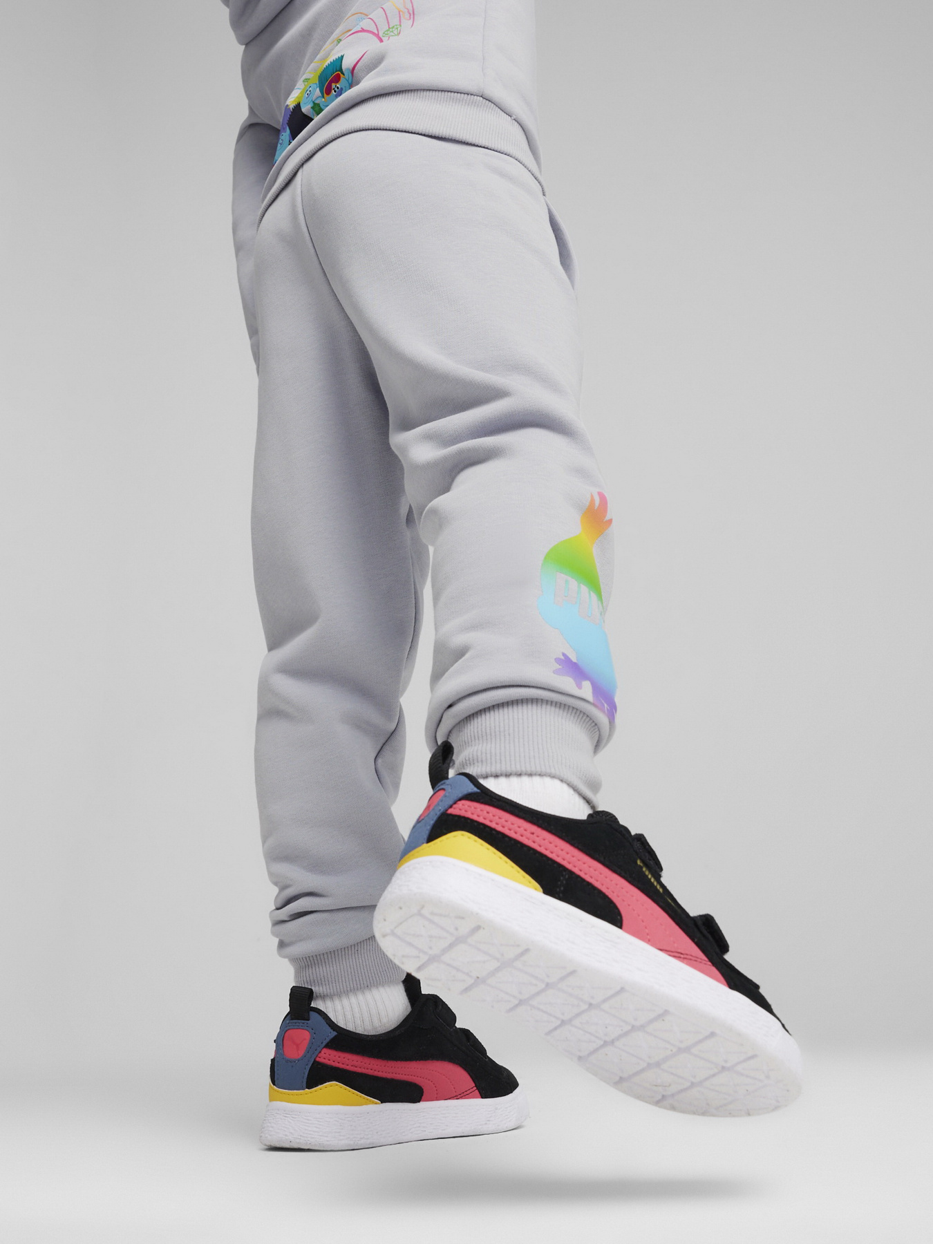 Брюки PUMA X TROLLS SWEATPANTS TR модель 62483063 Брюки PUMA X TROLLS SWEATPANTS TR модель 62483063 Фото