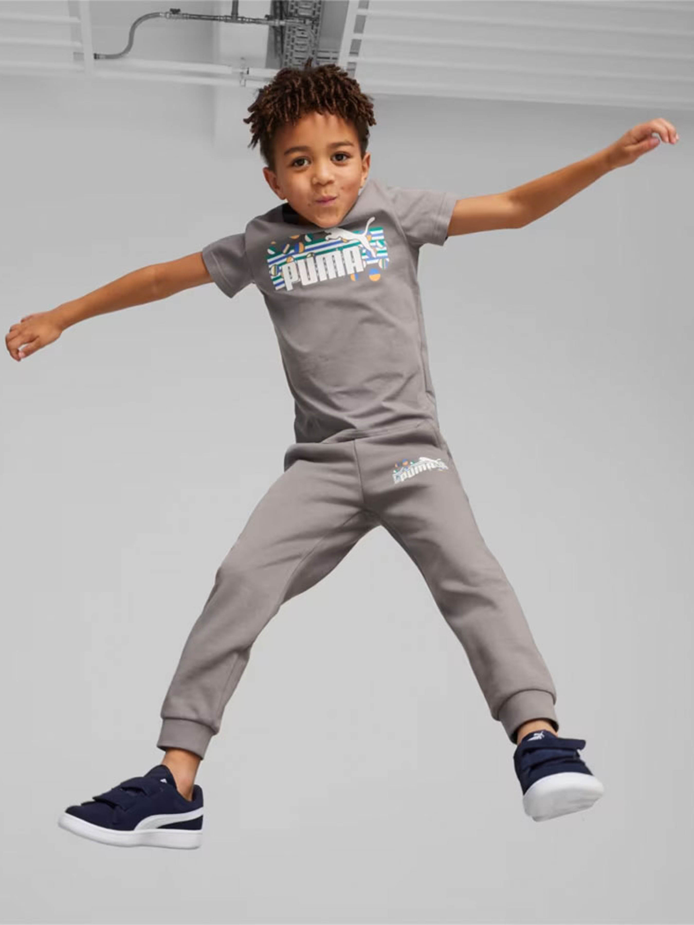 Брюки PUMA ESS+ SUMMER CAMP модель 67927755 Брюки PUMA ESS+ SUMMER CAMP модель 67927755 Фото