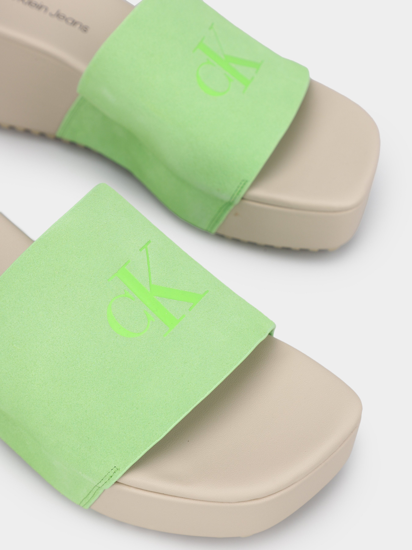 Шльопанці Calvin Klein Wedge Block Sandal Su Con модель YW0YW01015-ZAA Фото
