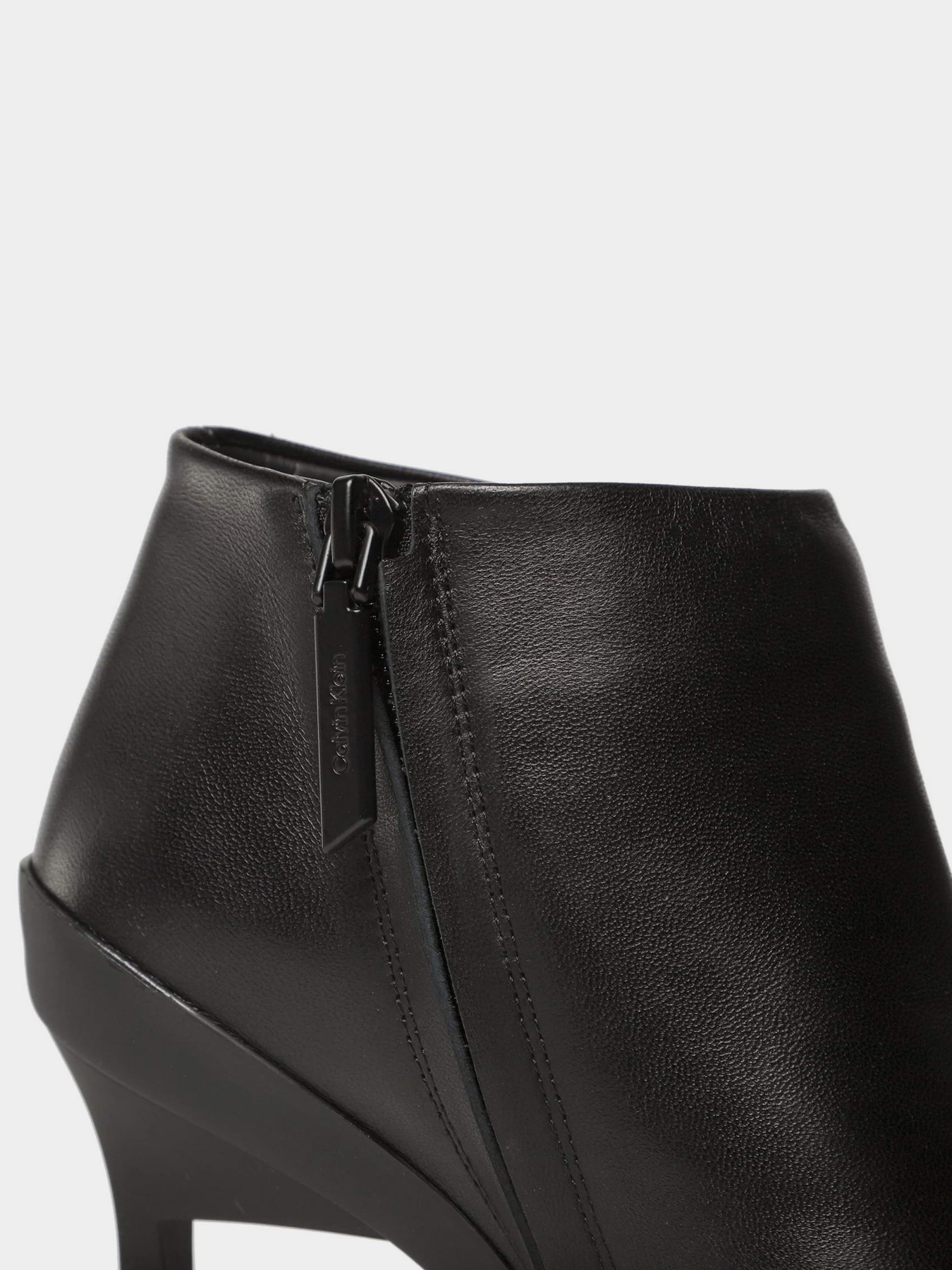 Черевики та чоботи Calvin Klein Wrap Stiletto Ankle Boot 90Hh модель HW0HW01600-BEH Черевики та чоботи Calvin Klein Wrap Stiletto Ankle Boot 90Hh модель HW0HW01600-BEH Фото