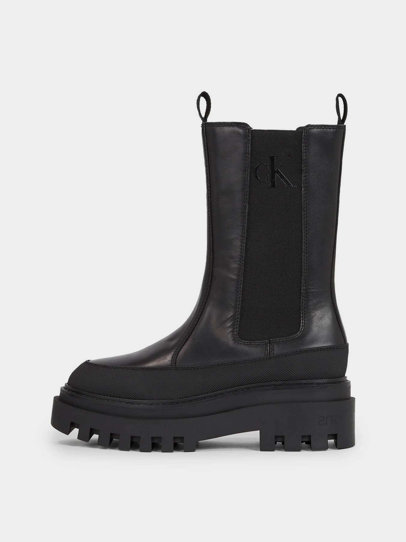 Ботинки и сапоги Calvin Klein Leather Platform Chelsea Boots модель YW0YW01111-0GT Ботинки и сапоги Calvin Klein Leather Platform Chelsea Boots модель YW0YW01111-0GT Фото
