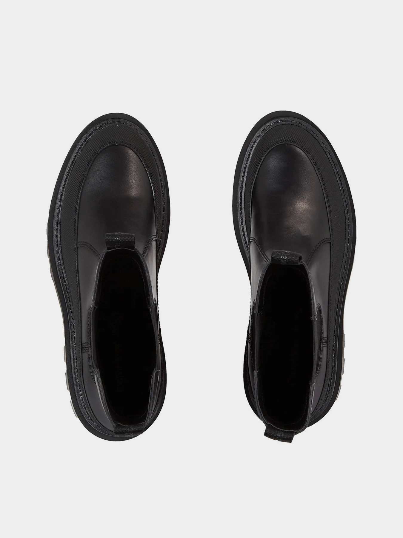 Ботинки и сапоги Calvin Klein Leather Platform Chelsea Boots модель YW0YW01111-0GT Ботинки и сапоги Calvin Klein Leather Platform Chelsea Boots модель YW0YW01111-0GT Фото