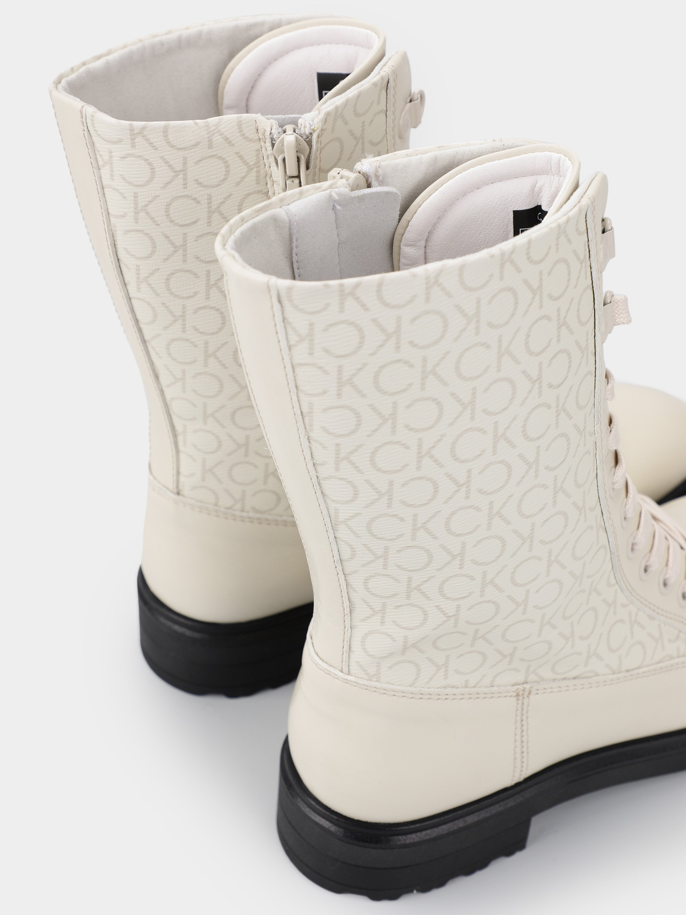 Черевики та чоботи Calvin Klein Cleat Combat Boot - Epi Mono Mix модель HW0HW01713-ACG Фото