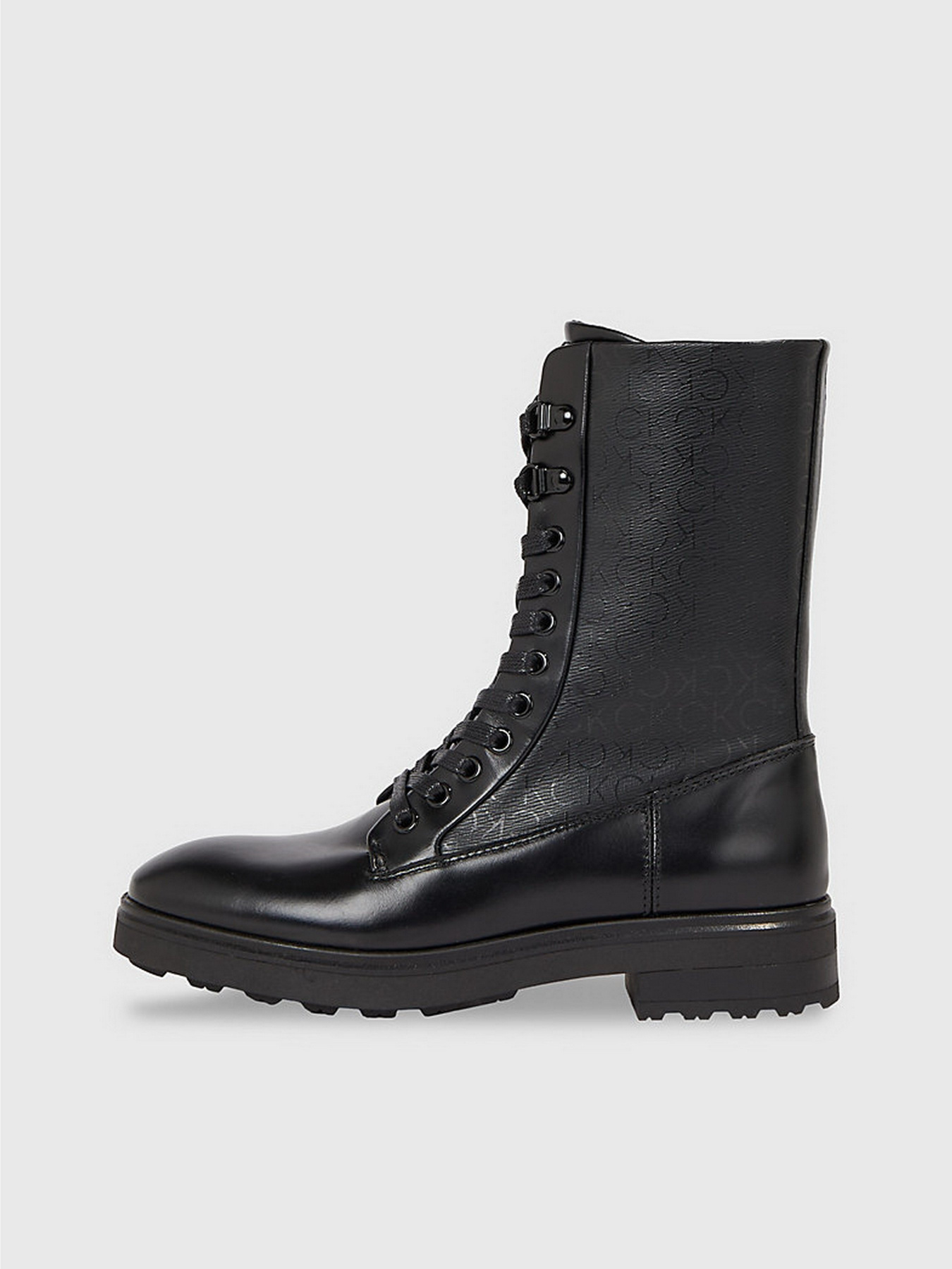 Черевики та чоботи Calvin Klein Cleat Combat Boot - Epi Mono Mix модель HW0HW01713-BEH Черевики та чоботи Calvin Klein Cleat Combat Boot - Epi Mono Mix модель HW0HW01713-BEH Фото