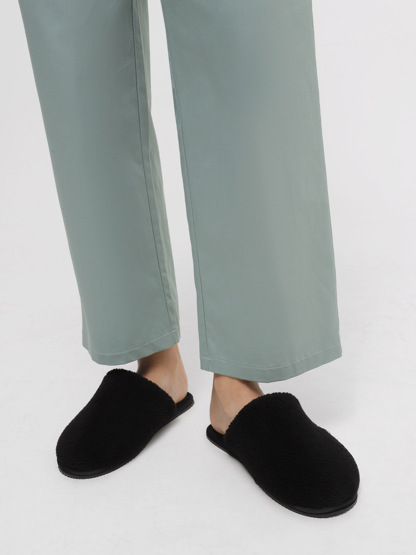 Тапки Calvin Klein Faux Shearling Slippers модель YW0YW01148-0GX Тапки Calvin Klein Faux Shearling Slippers модель YW0YW01148-0GX Фото