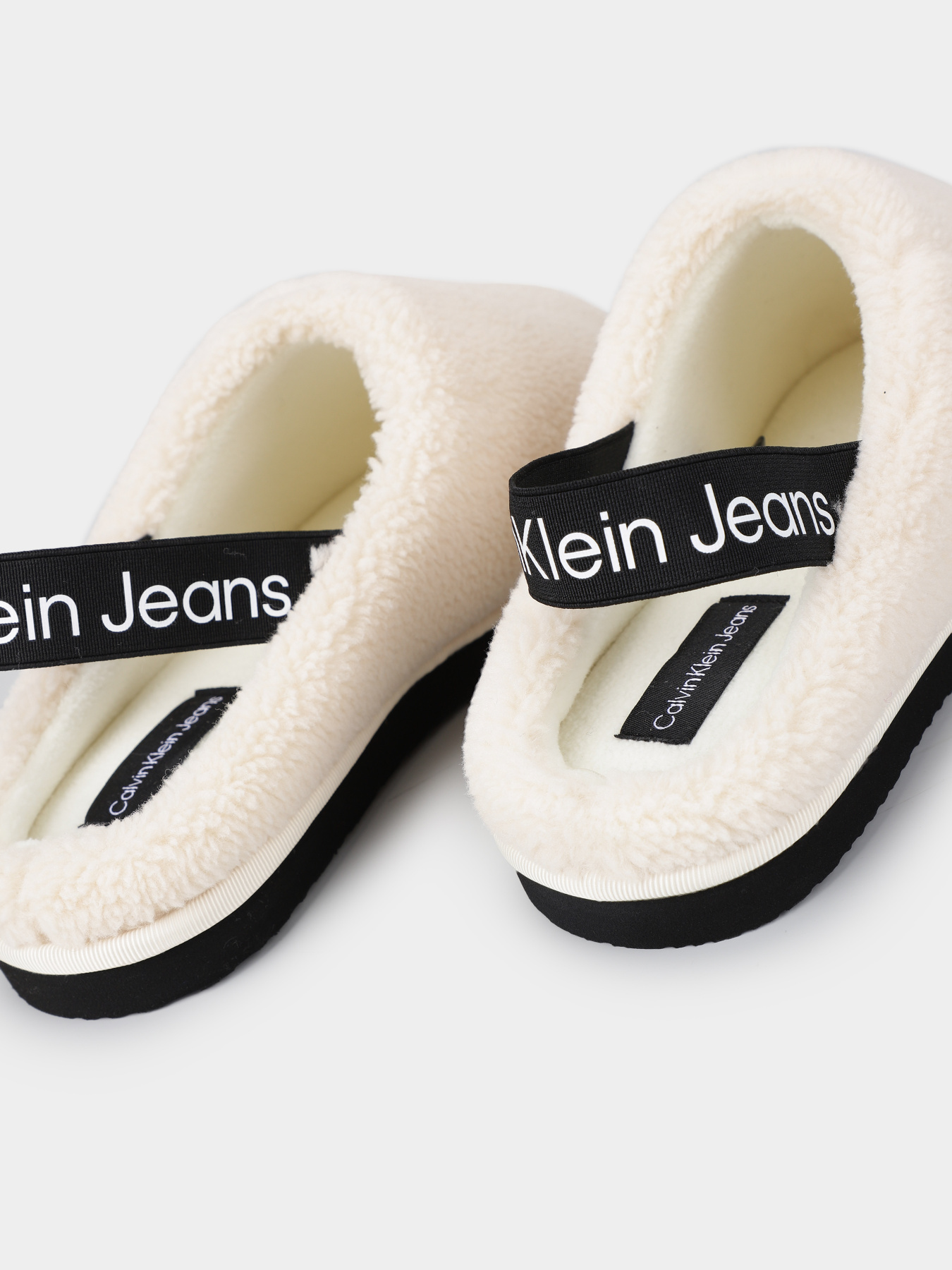 Капці Calvin Klein Faux Shearling Slippers модель YW0YW01157-0LA Капці Calvin Klein Faux Shearling Slippers модель YW0YW01157-0LA Фото