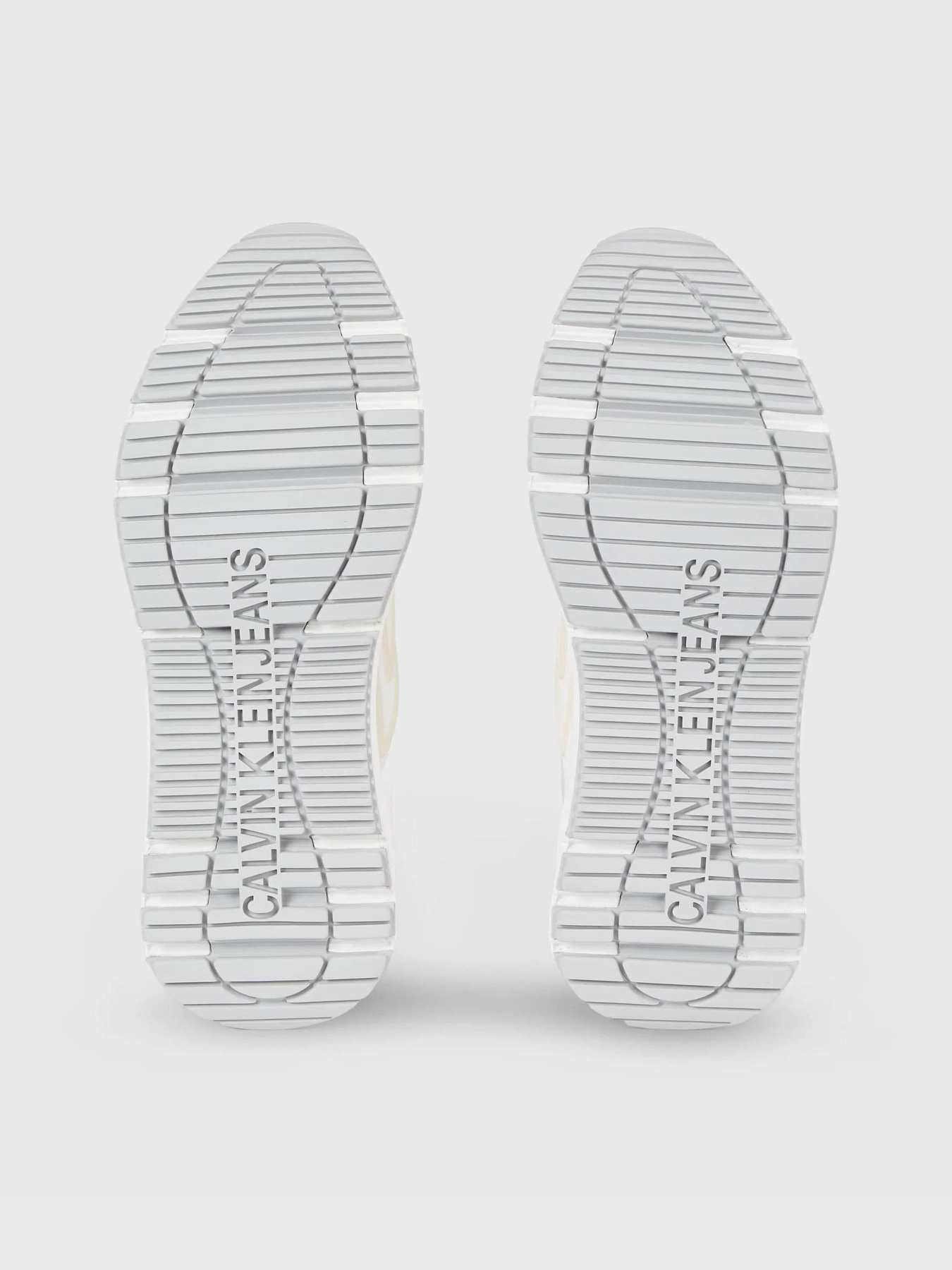 Кросівки Calvin Klein Chunky Runner Low Lace Wn модель YW0YW01132-01T Фото