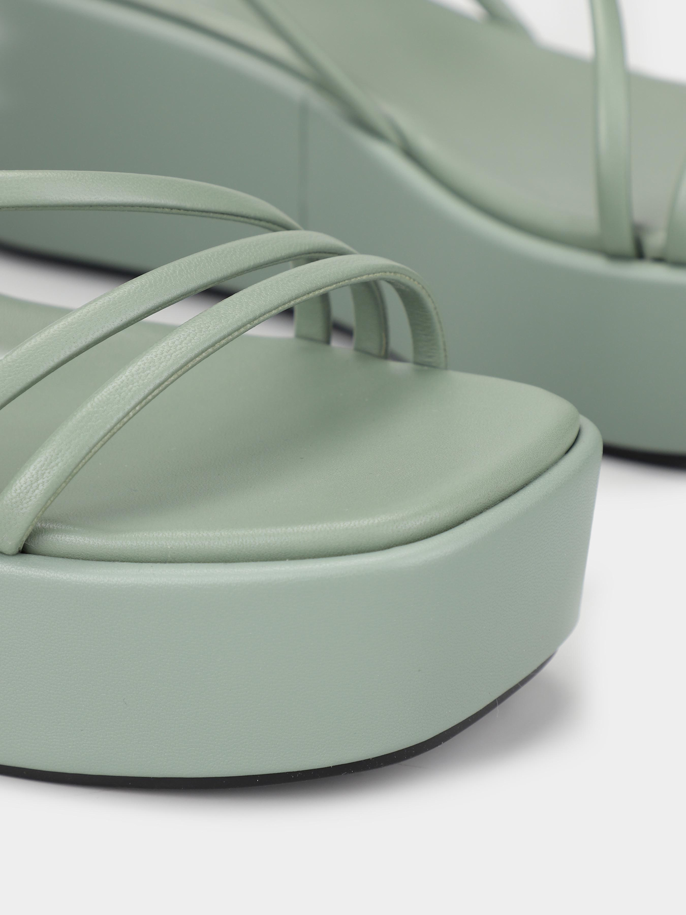 Босоніжки Calvin Klein Wedge Sandal 30 Lth модель HW0HW01949-MSW Босоніжки Calvin Klein Wedge Sandal 30 Lth модель HW0HW01949-MSW Фото