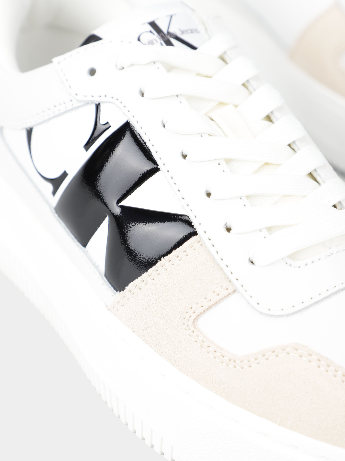 Кроссовки Calvin Klein Chunky Cupsole Low Mix Nbs Dc модель YW0YW01415-0K8 Кроссовки Calvin Klein Chunky Cupsole Low Mix Nbs Dc модель YW0YW01415-0K8 Фото