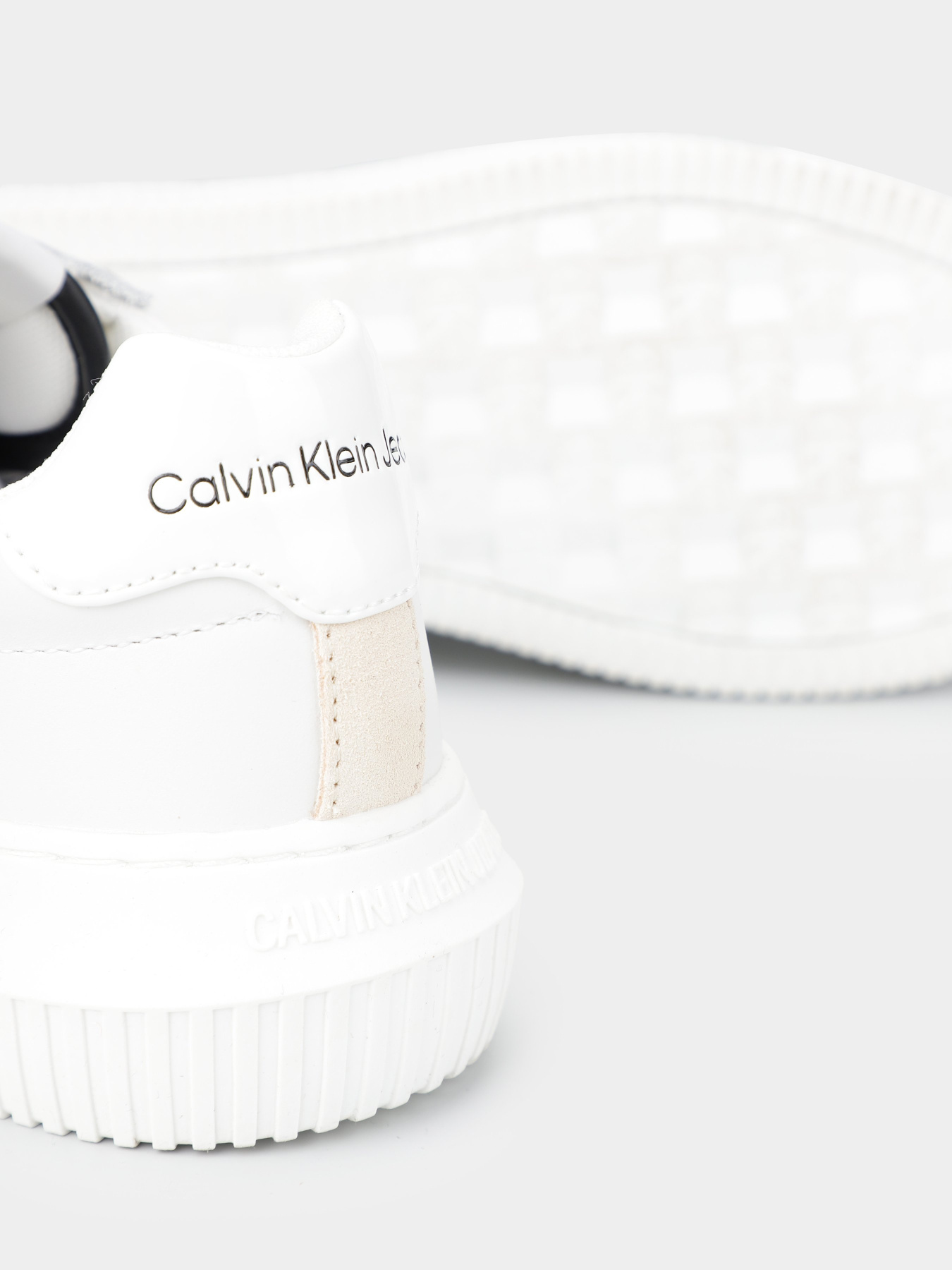 Кроссовки Calvin Klein Chunky Cupsole Low Mix Nbs Dc модель YW0YW01415-0K8 Кроссовки Calvin Klein Chunky Cupsole Low Mix Nbs Dc модель YW0YW01415-0K8 Фото